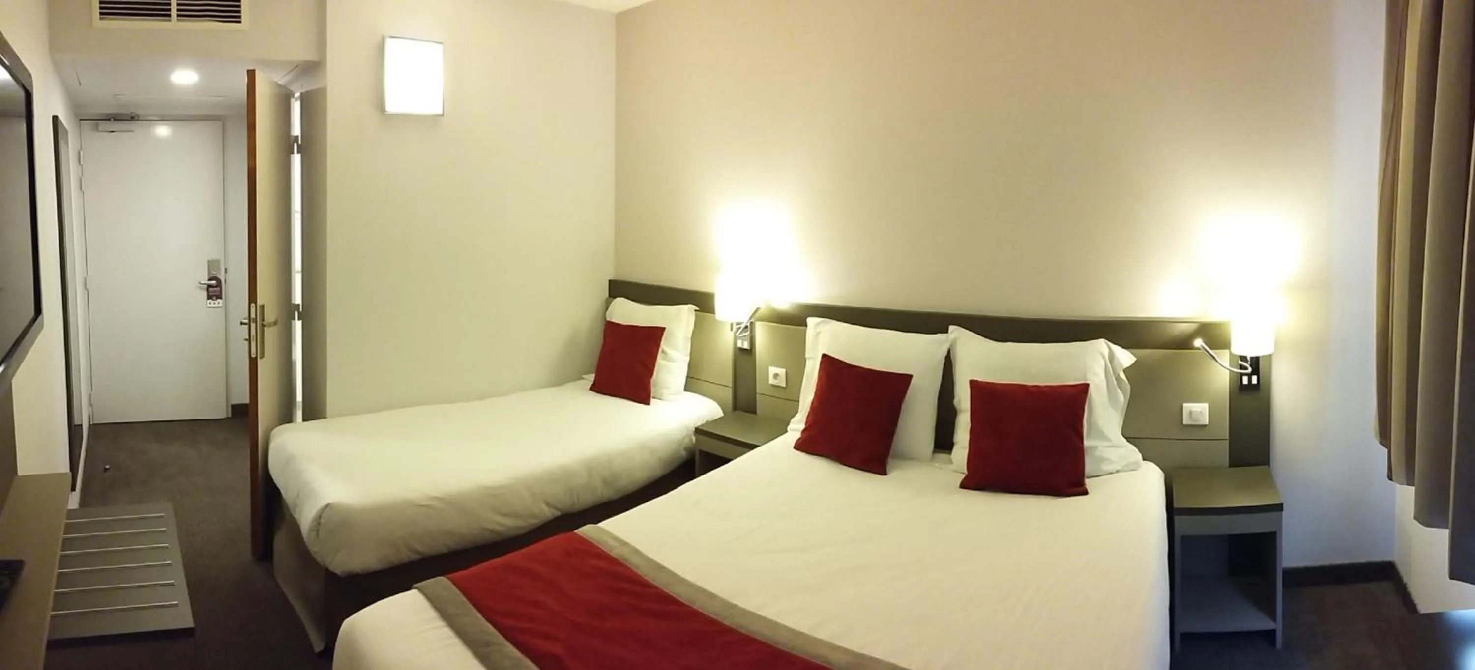 Bed in Hôtel AKENA Aéroport Charles de Gaulle - Saint Witz