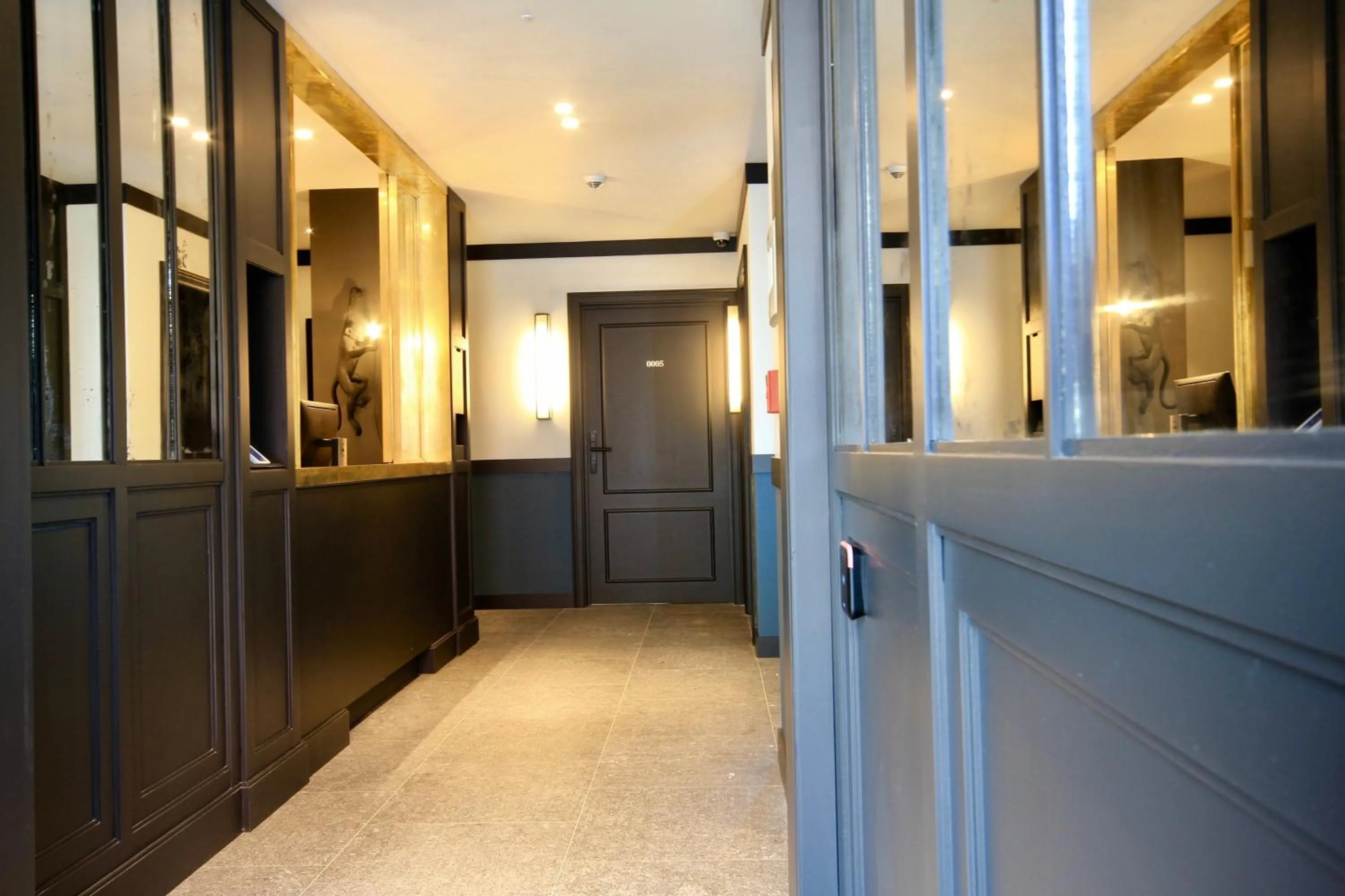 Facade/entrance in Getaway Brussels Airport