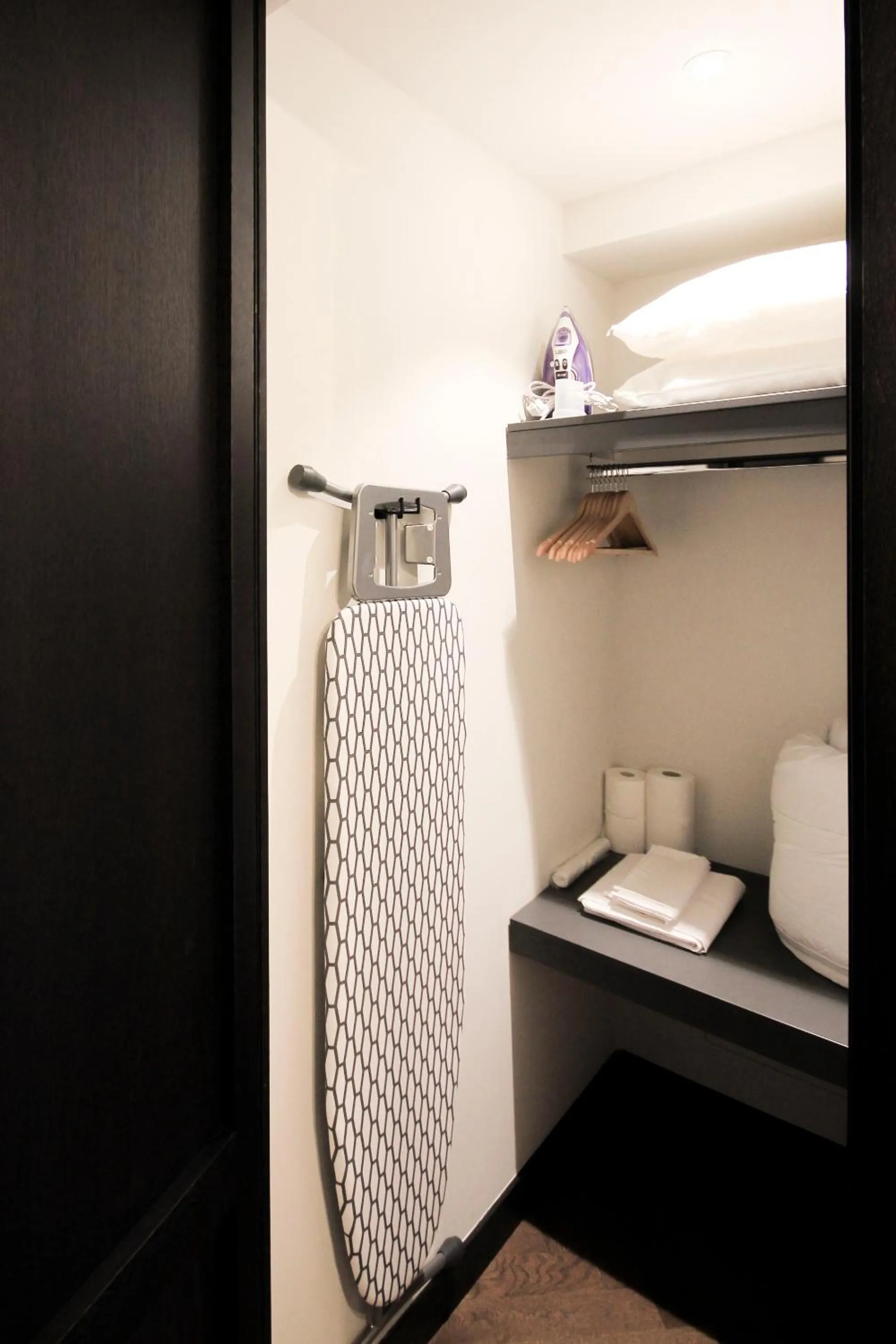 flat iron in Getaway Brussels Airport