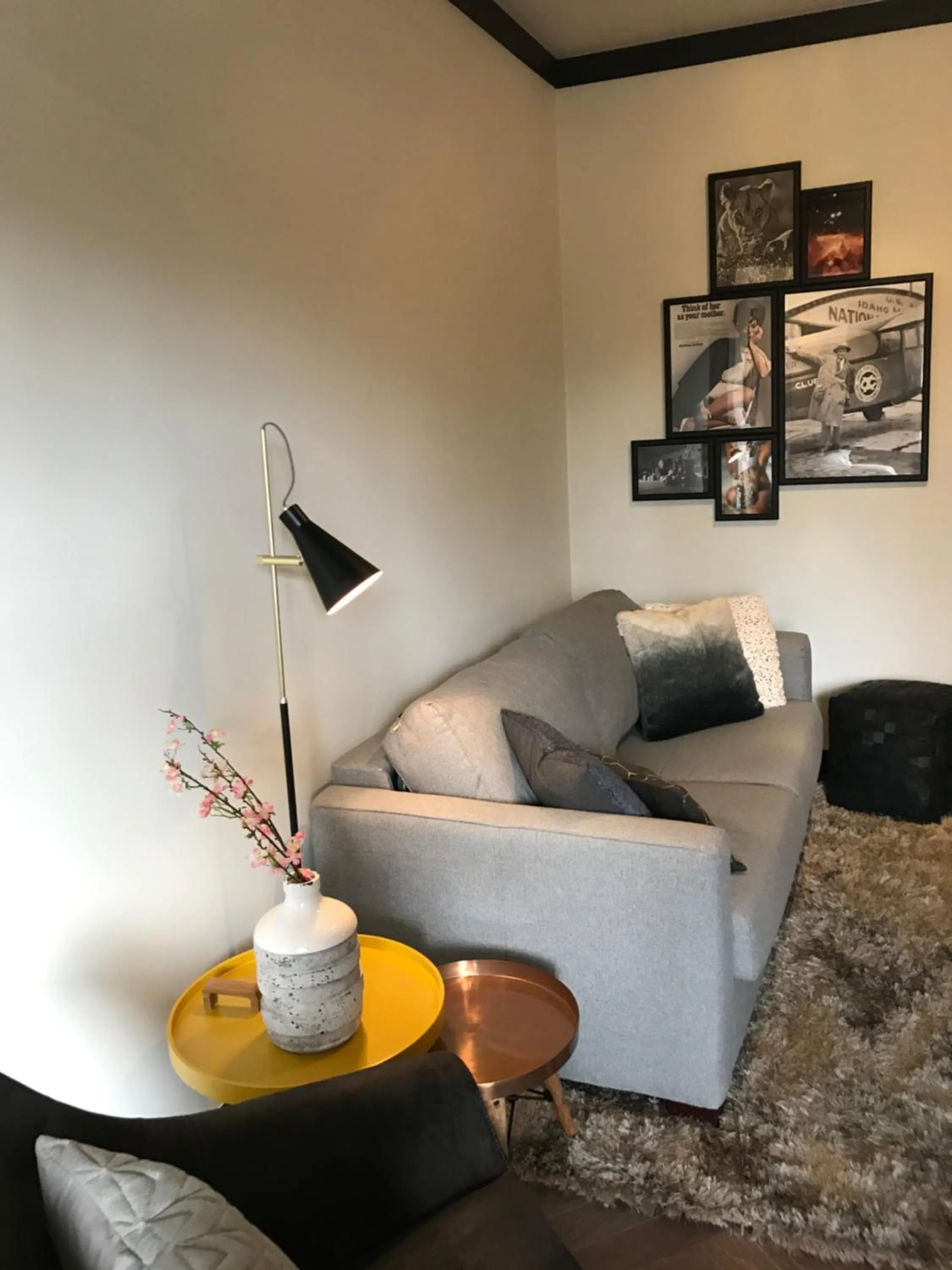 Seating area in Getaway Brussels Airport