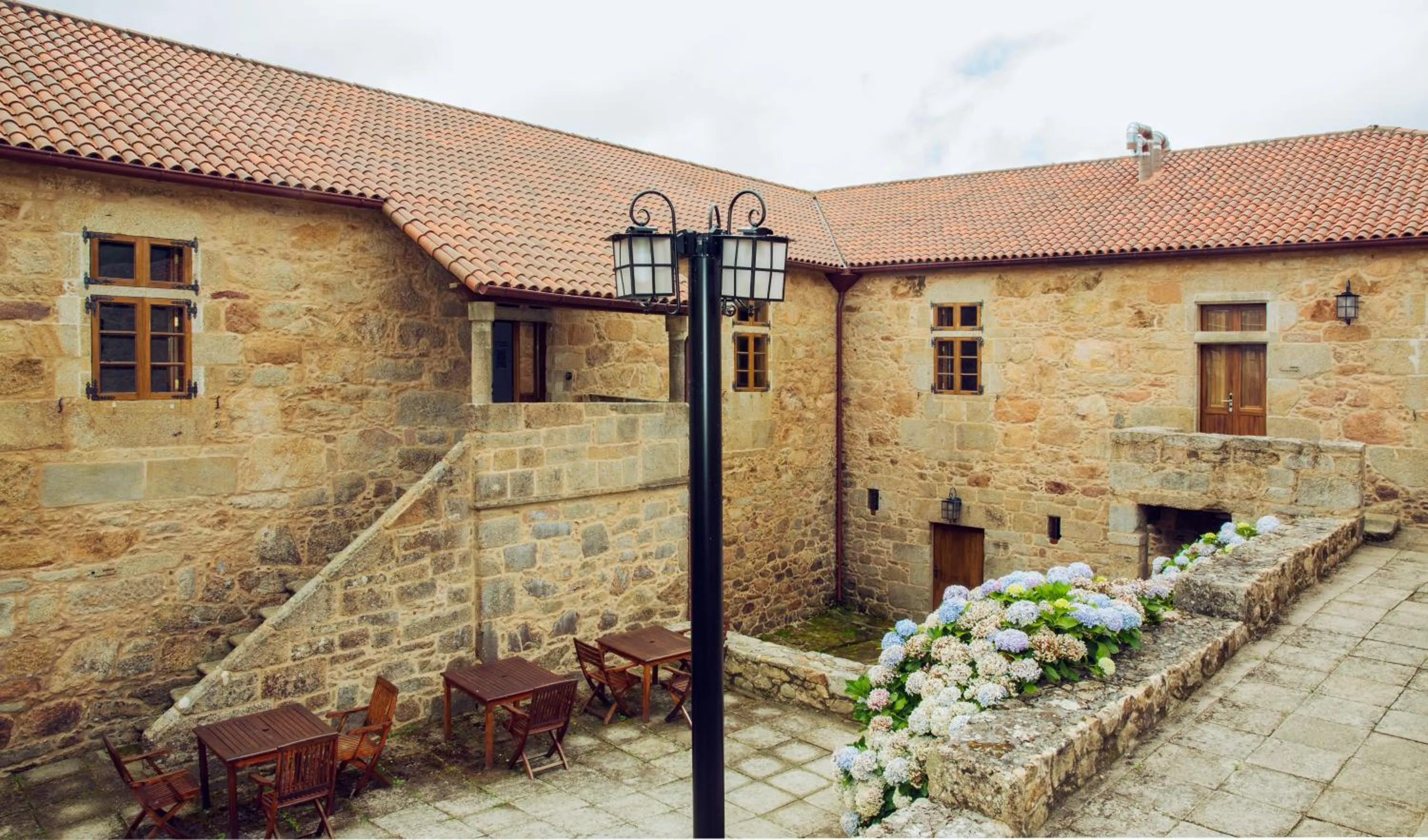 Property building in Monasterio de Moraime