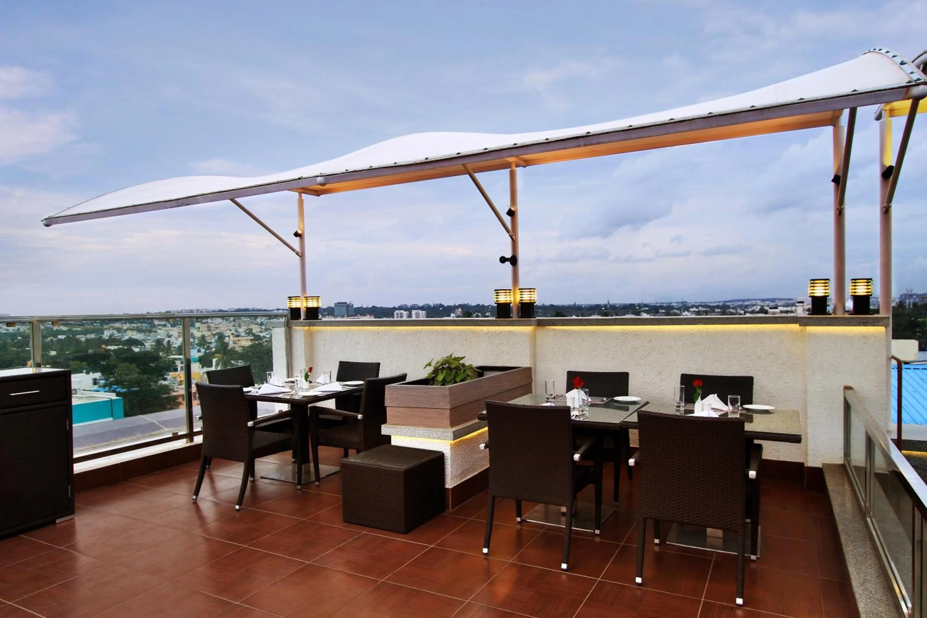 Restaurant/places to eat in Comfort Inn Insys