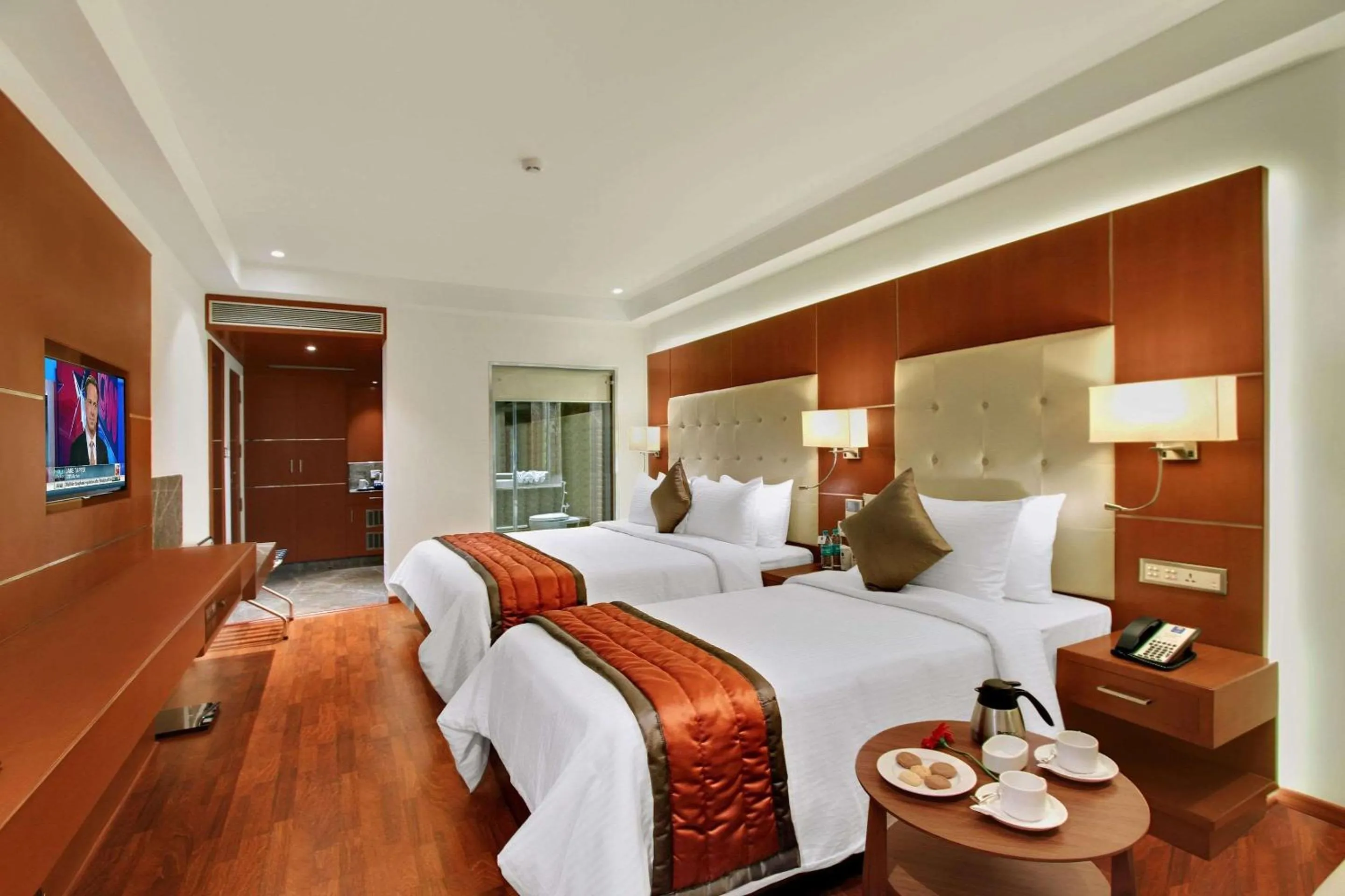 Photo of the whole room, Bed in Comfort Inn Insys