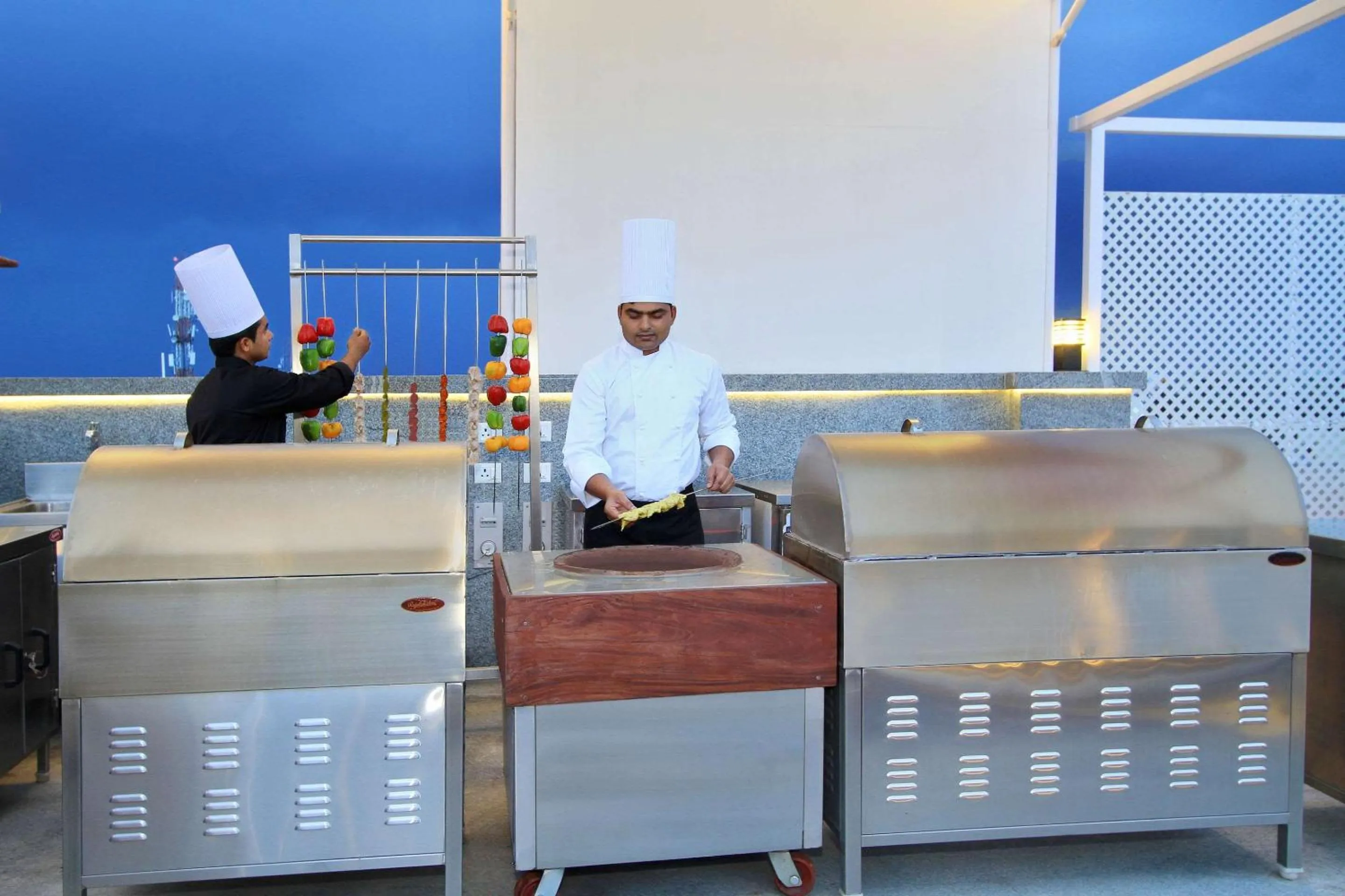 Restaurant/places to eat in Comfort Inn Insys