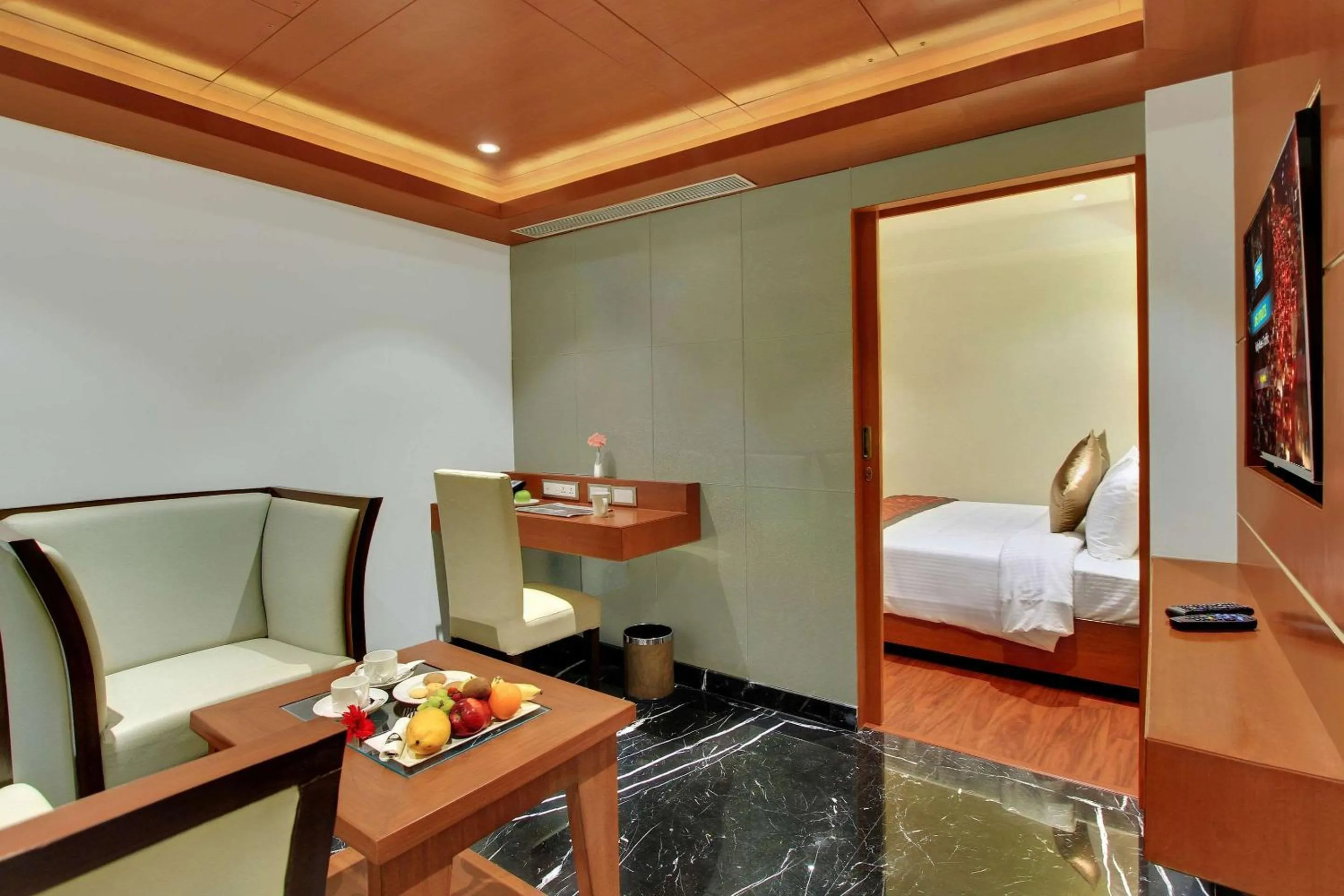 Photo of the whole room, Bed in Comfort Inn Insys