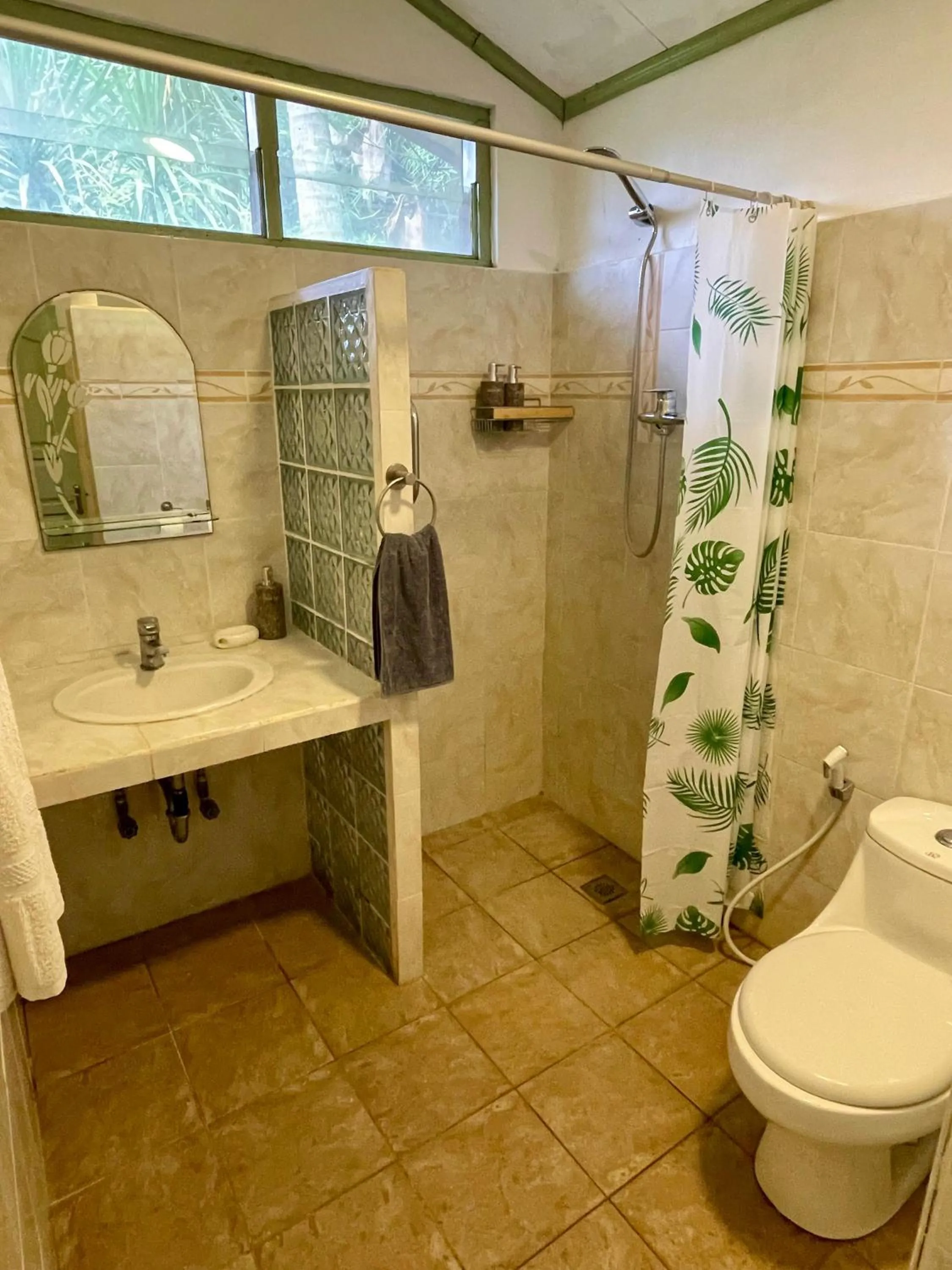 Shower in Dasa Wana - DW Jungle Resort - Candidasa