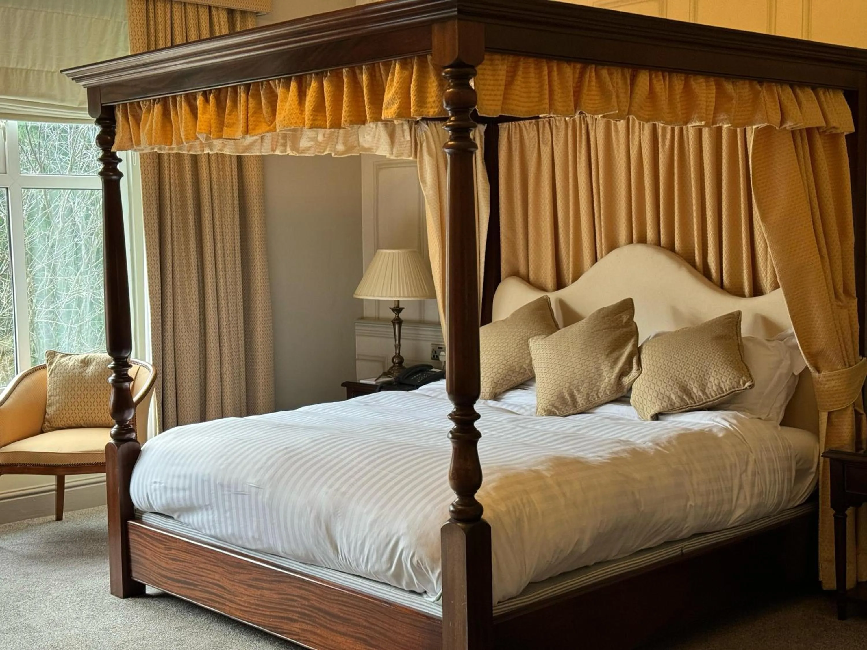 Bed in Tre-Ysgawen Hall & Spa