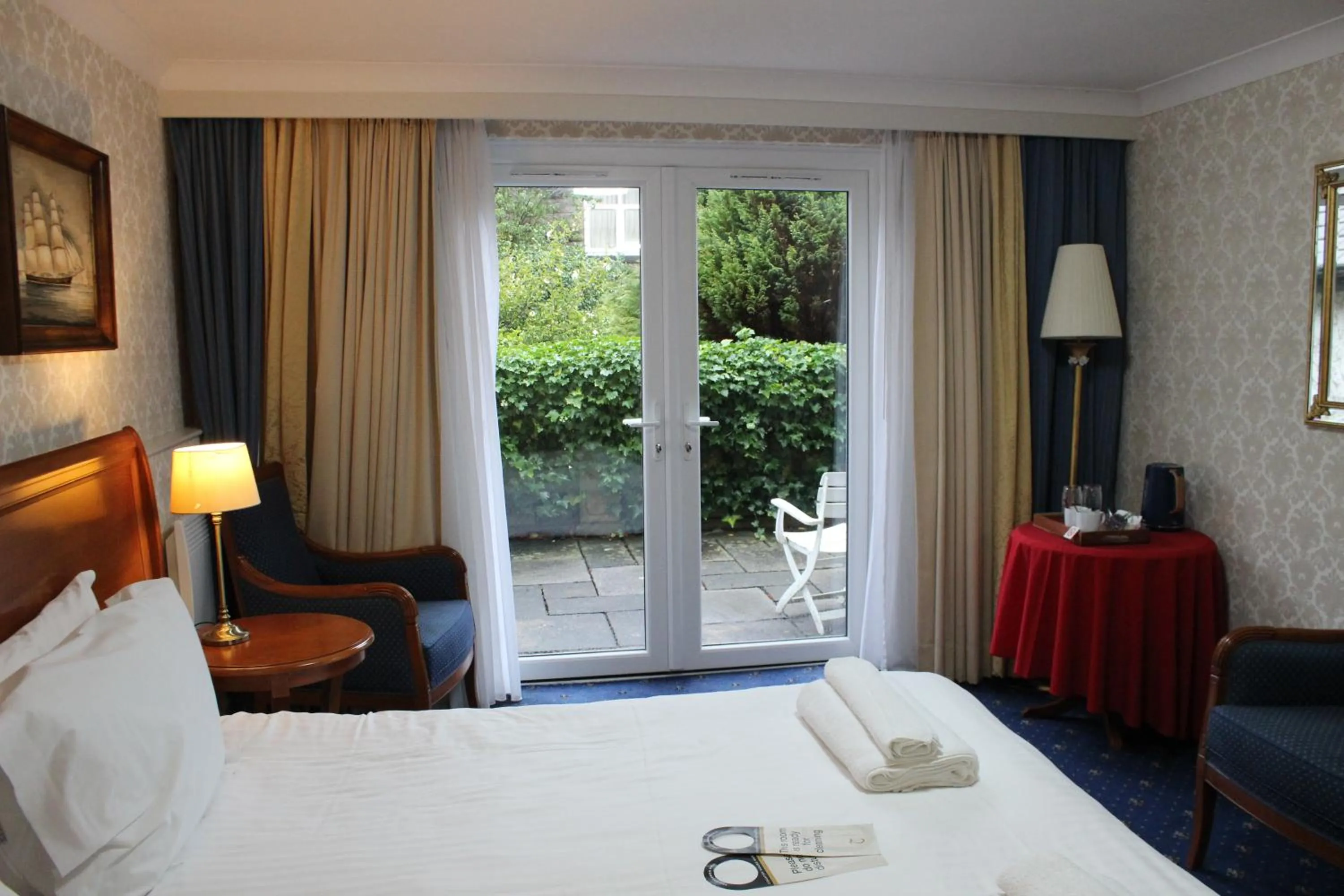 Bedroom, Bed in Tre-Ysgawen Hall & Spa