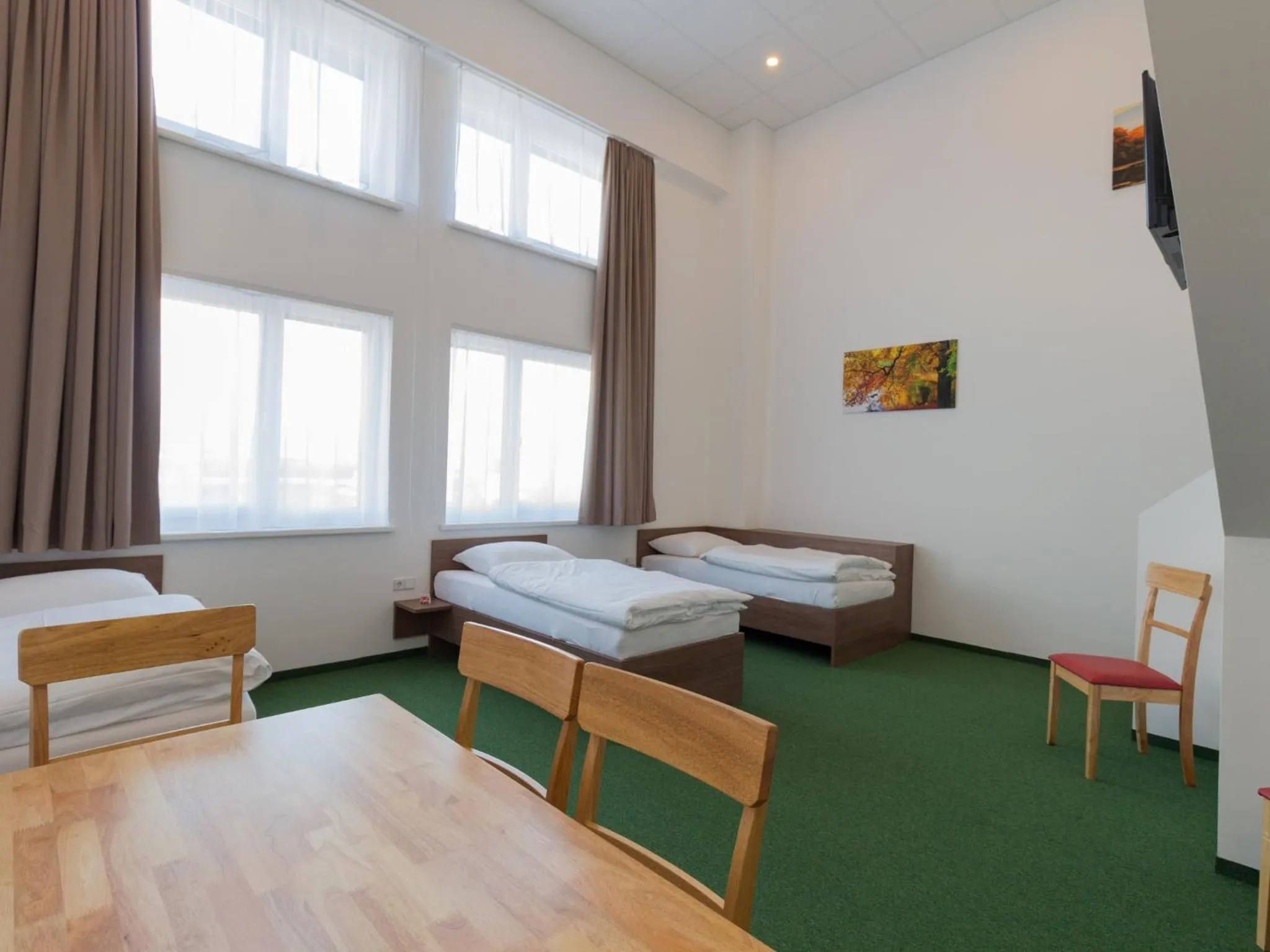 Photo of the whole room, Bed in WinBudget "bed&breakfast"