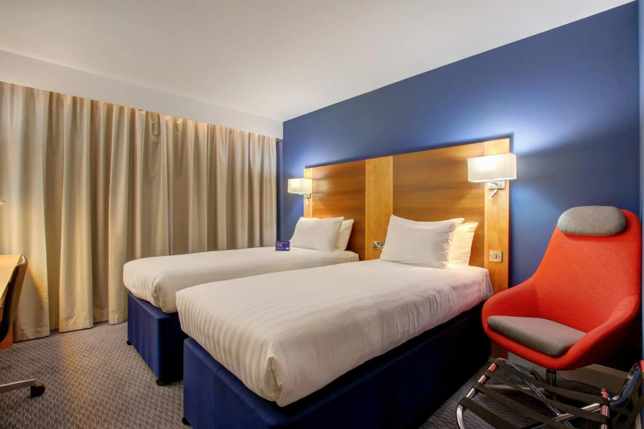 Photo of the whole room, Bed in Holiday Inn Express Nuneaton by IHG