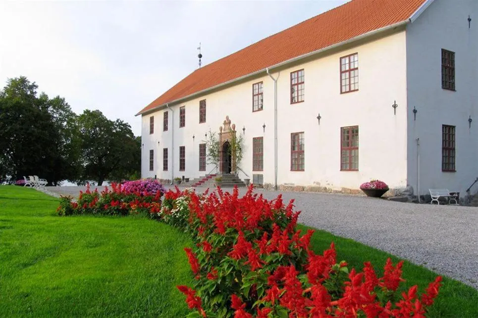 Property building in Sundbyholms Slott