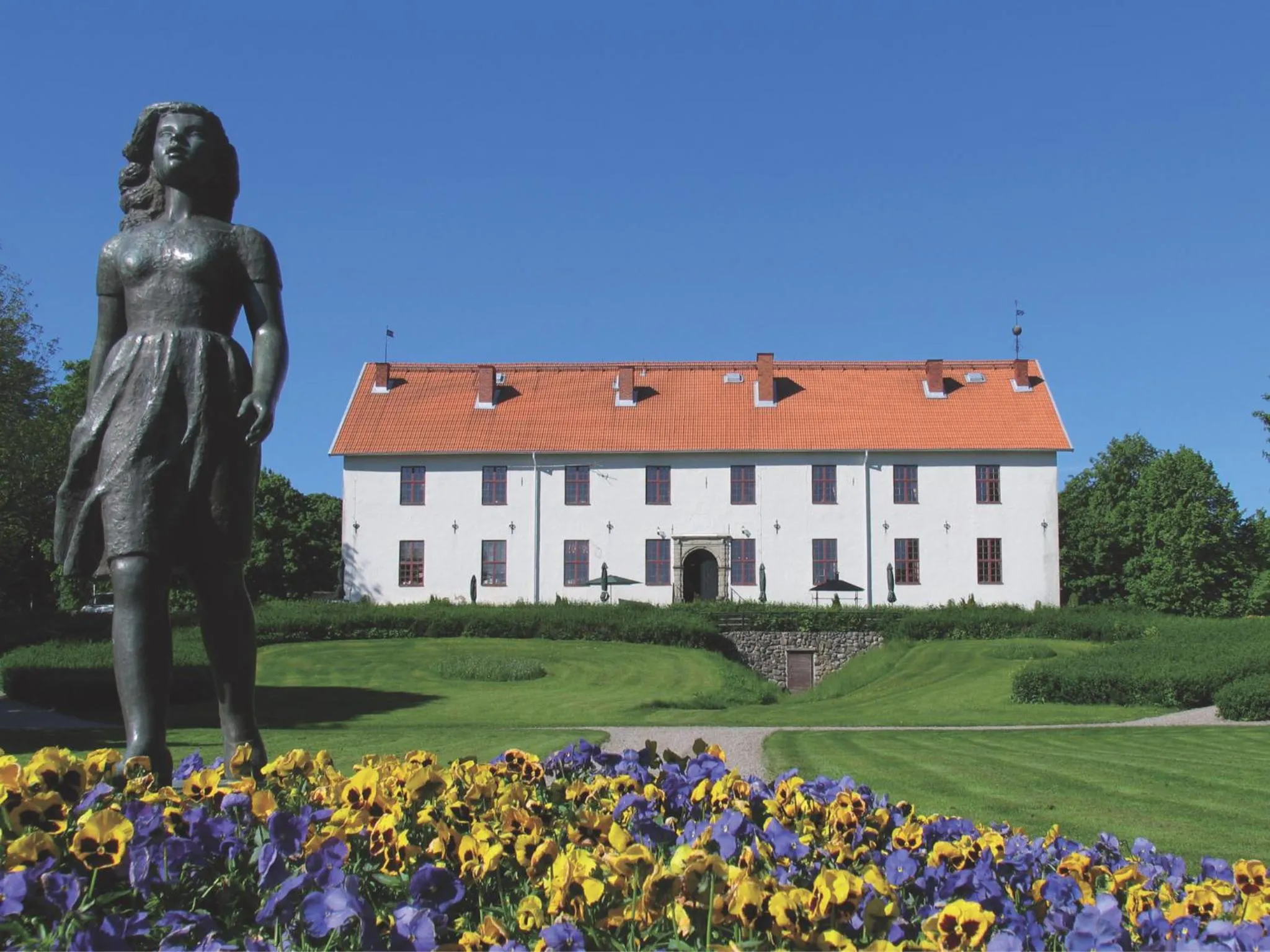 Spring in Sundbyholms Slott