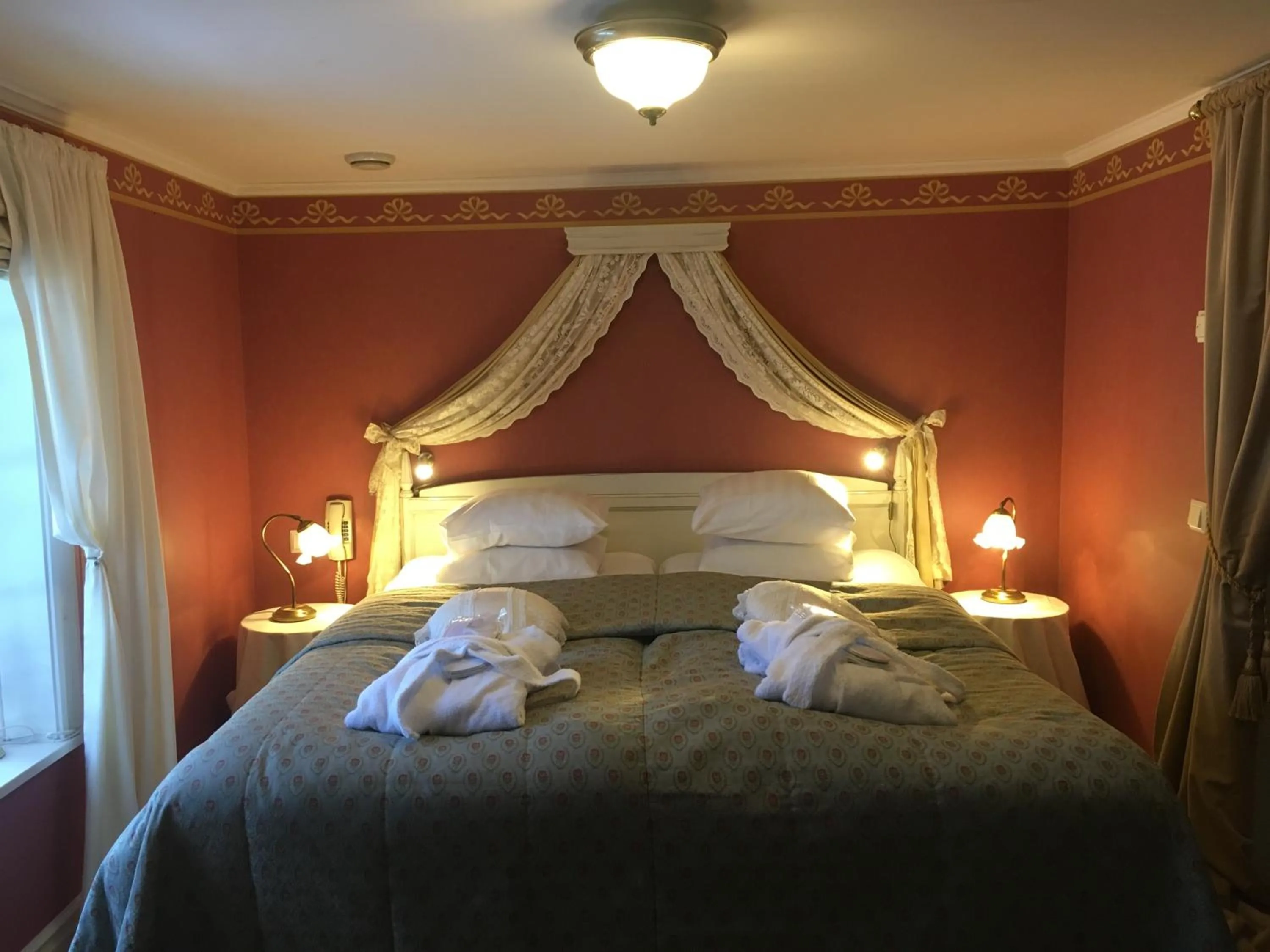 Bed in Sundbyholms Slott