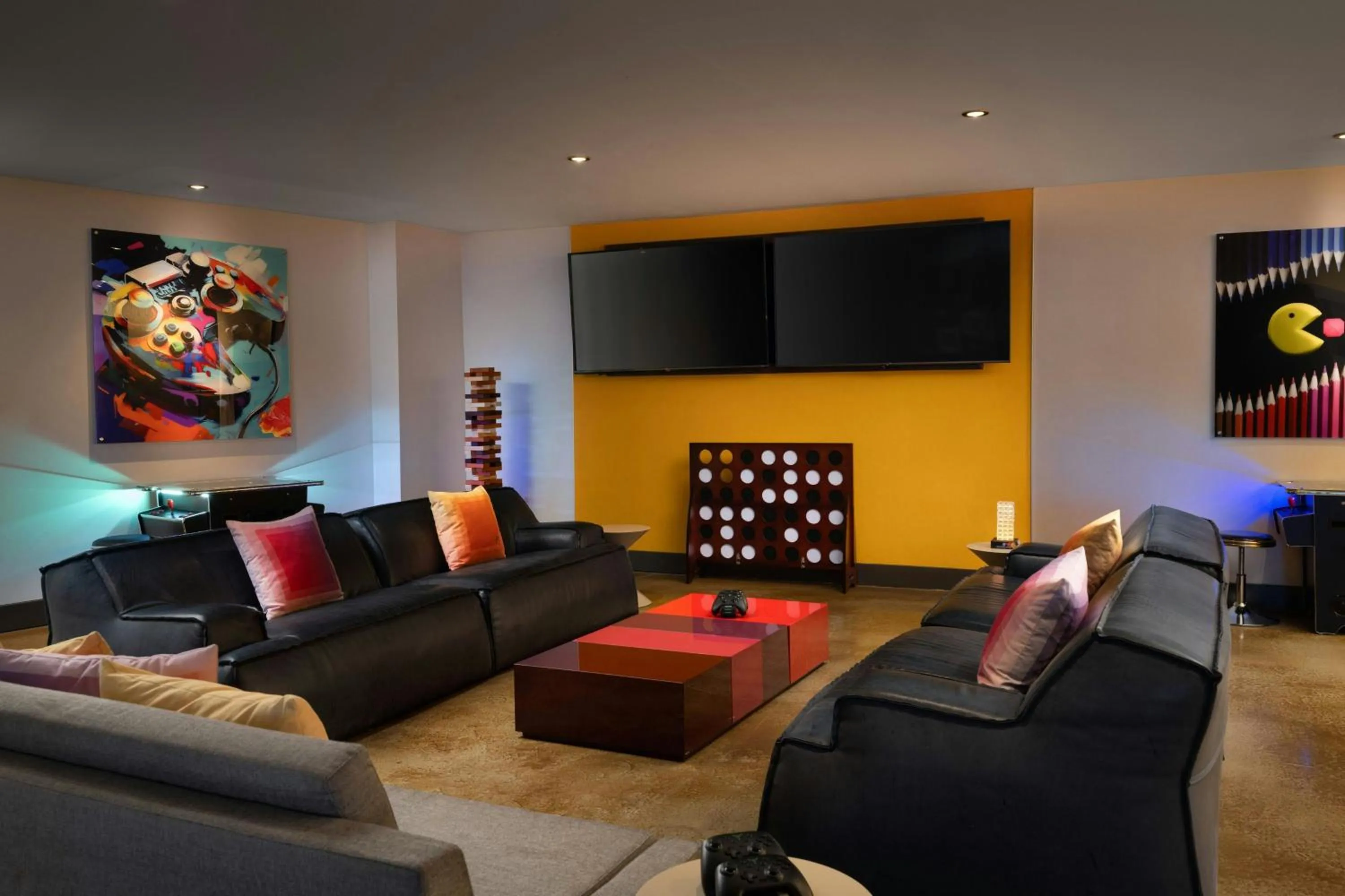 Lounge or bar in Aloft Seattle Redmond