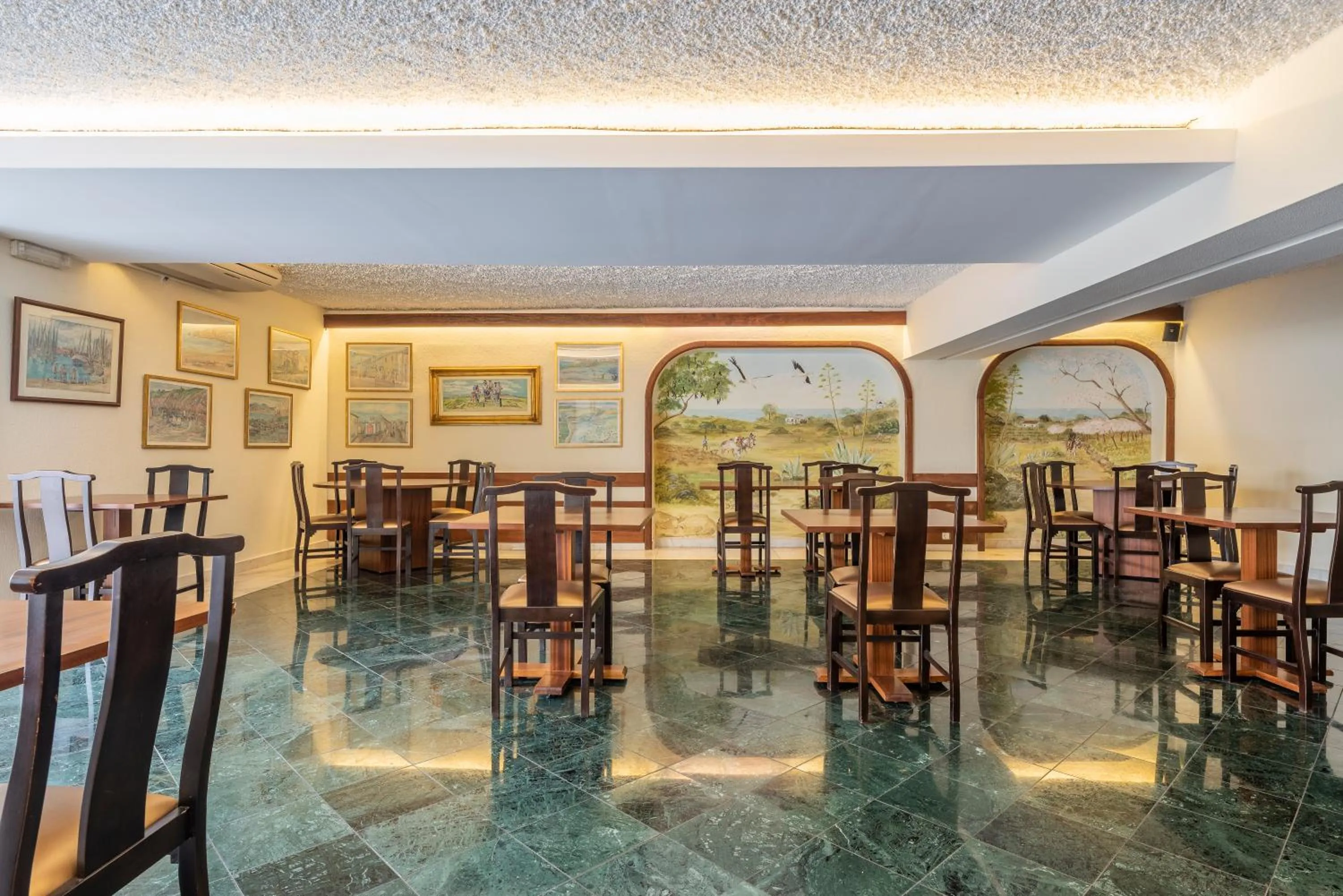 Restaurant/places to eat in Carvoeiro Garden Hotel