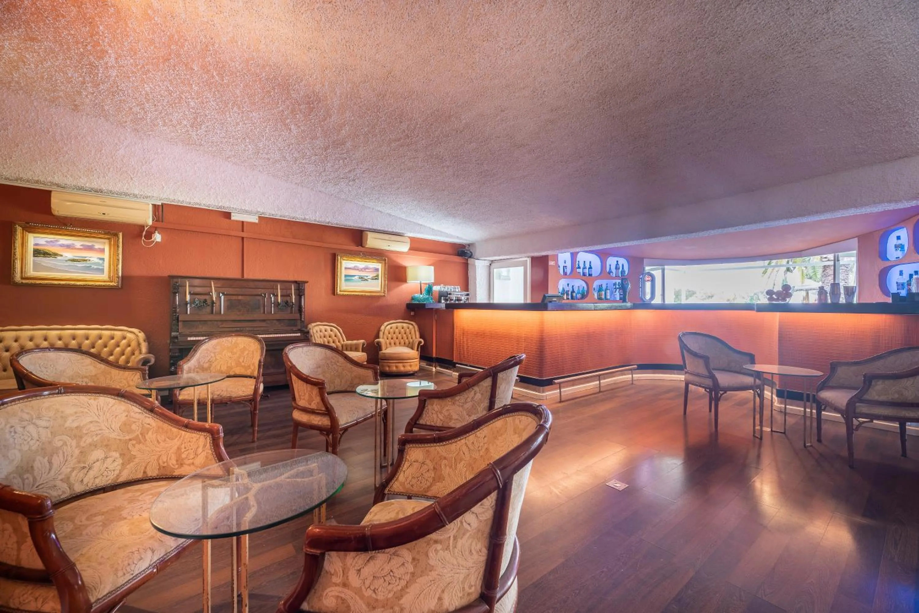 Seating area in Carvoeiro Garden Hotel