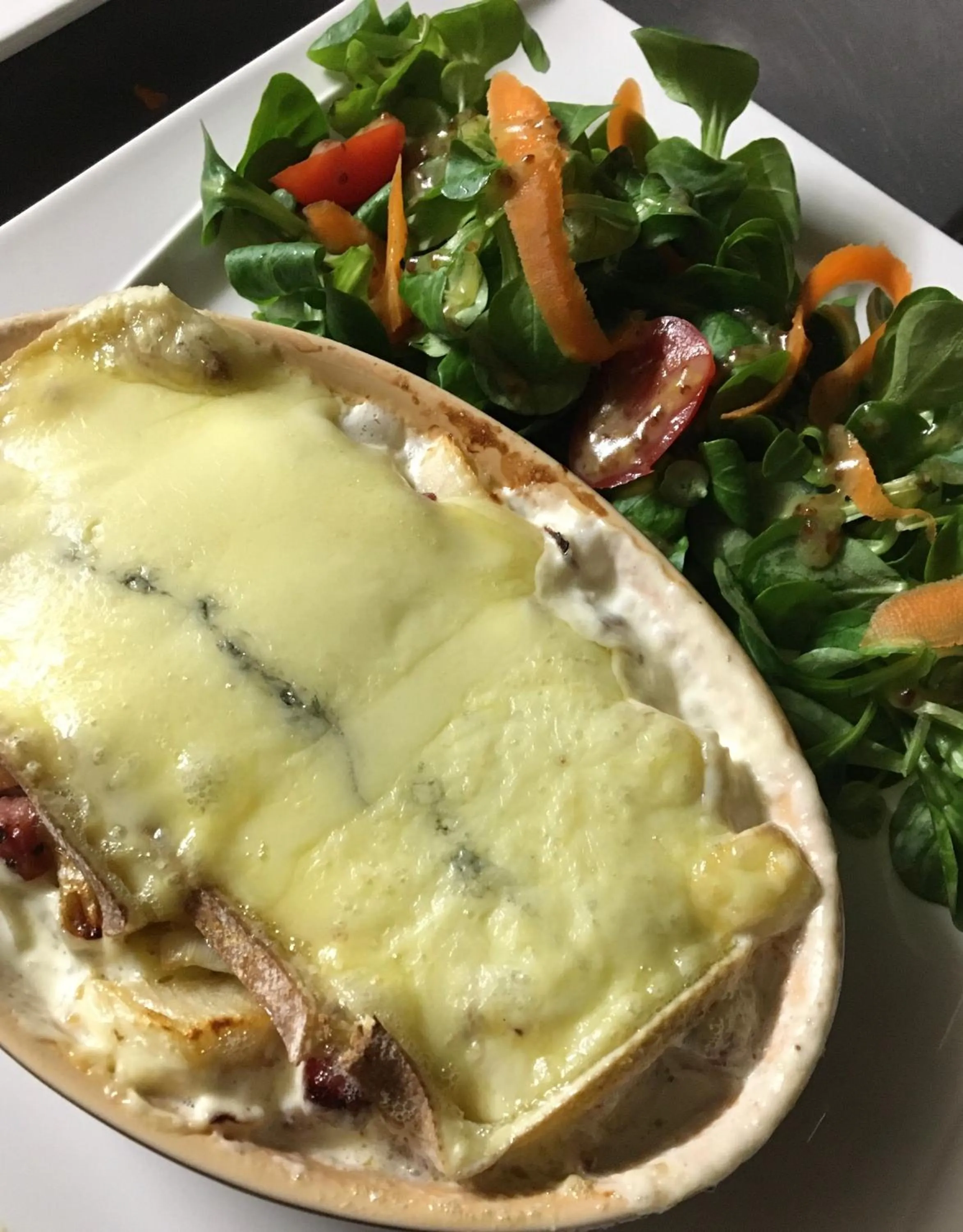 Food and drinks in Domaine Du Moulin Vallée Heureuse