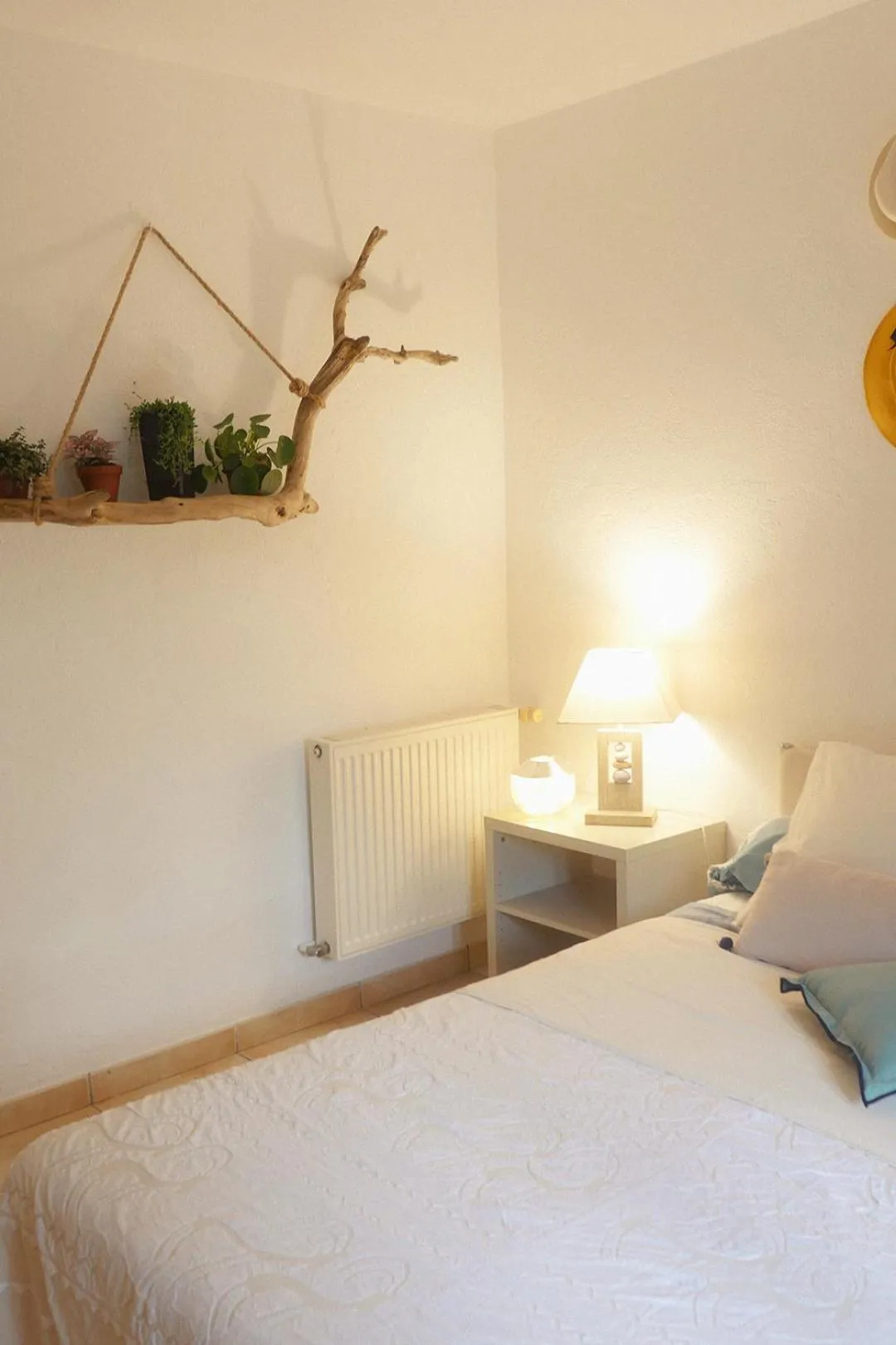 Decorative detail, Bed in Lou Candelou