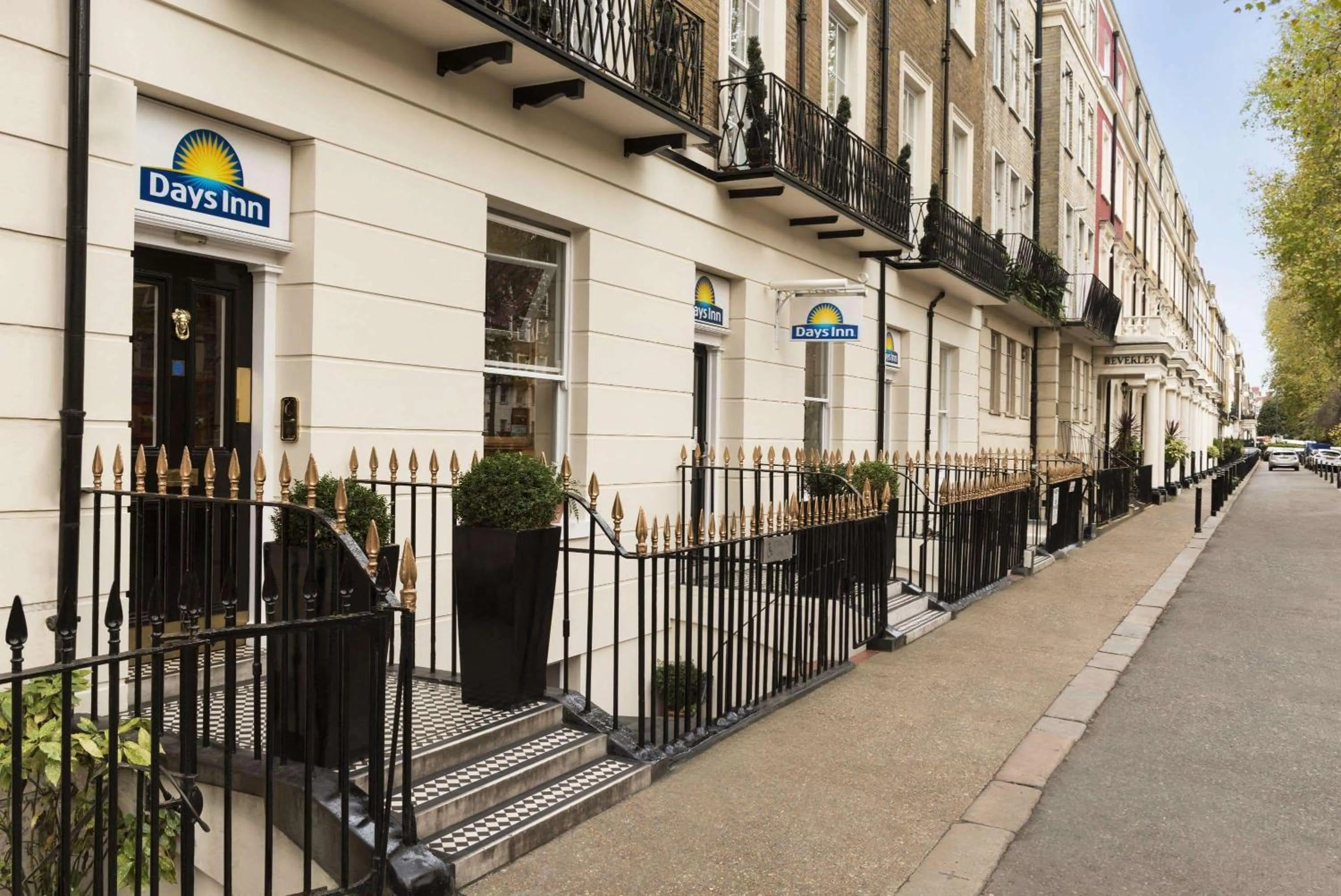 Property building in Days Inn Hyde Park