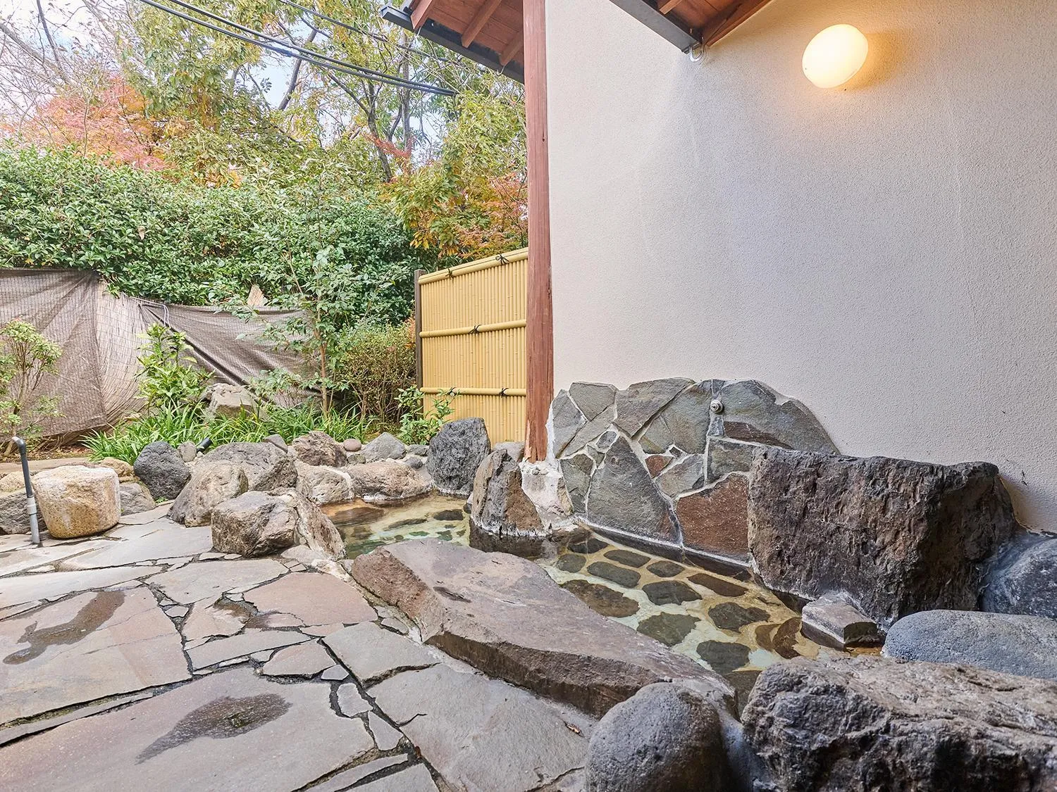 Hot Spring Bath in Chikurakutei