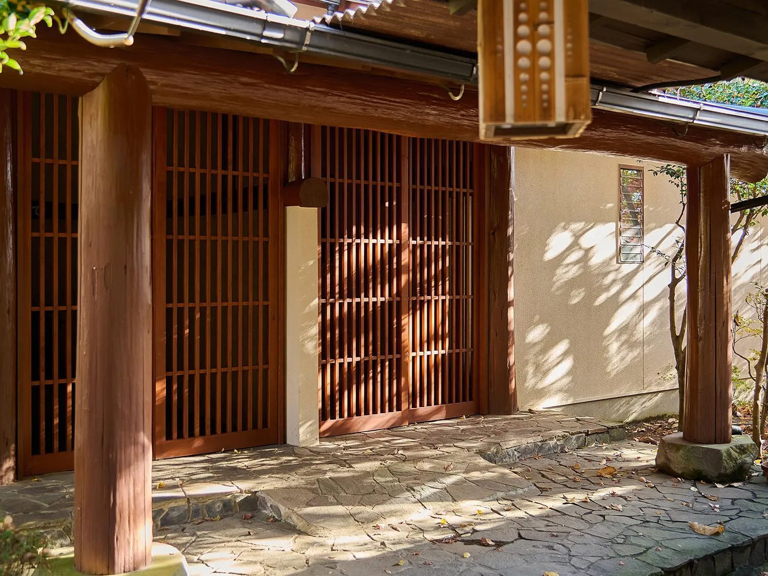 Property building in Chikurakutei