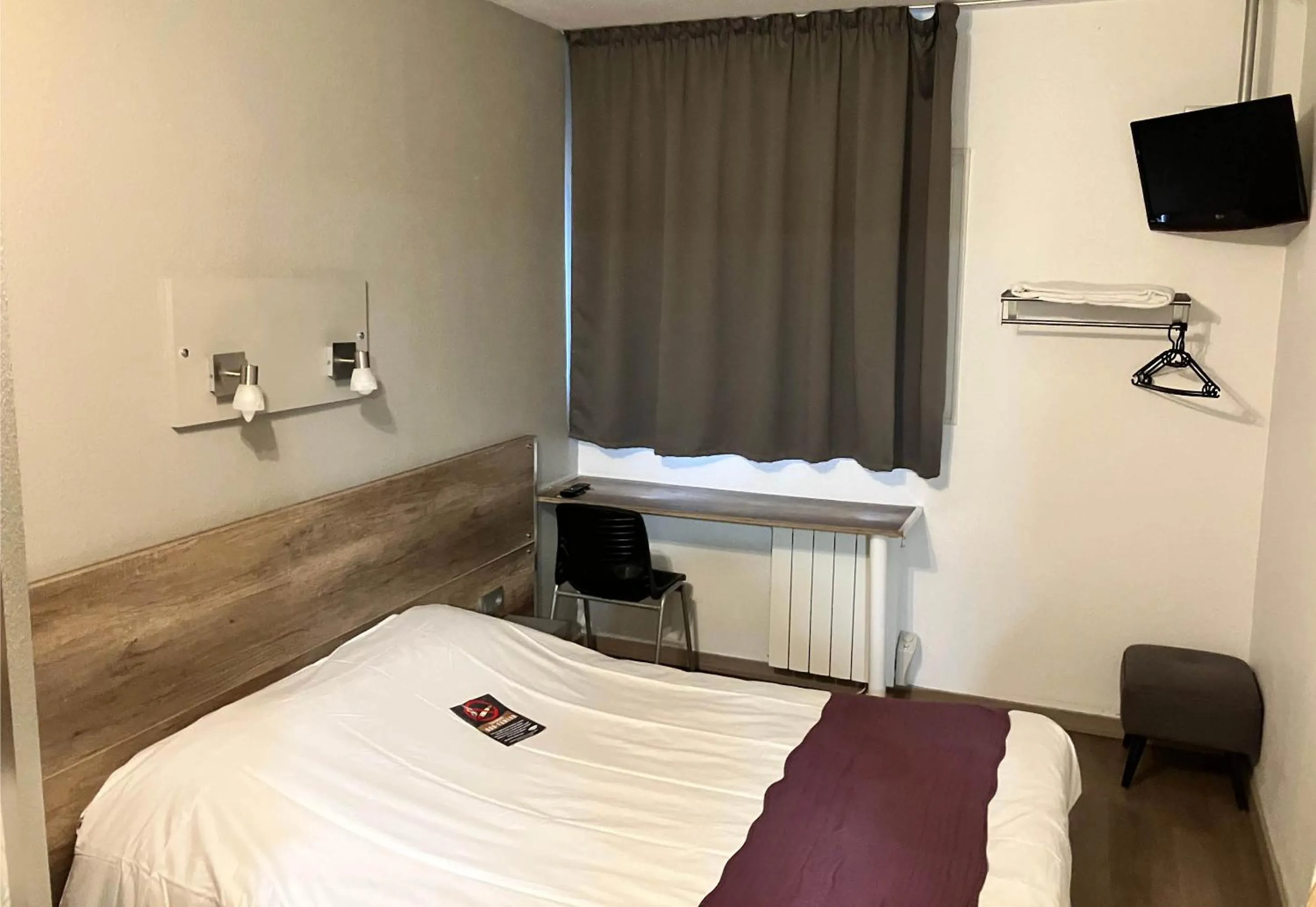 Bedroom, Bed in B&B HOTEL Berck-sur-Mer Rang-du-Fliers