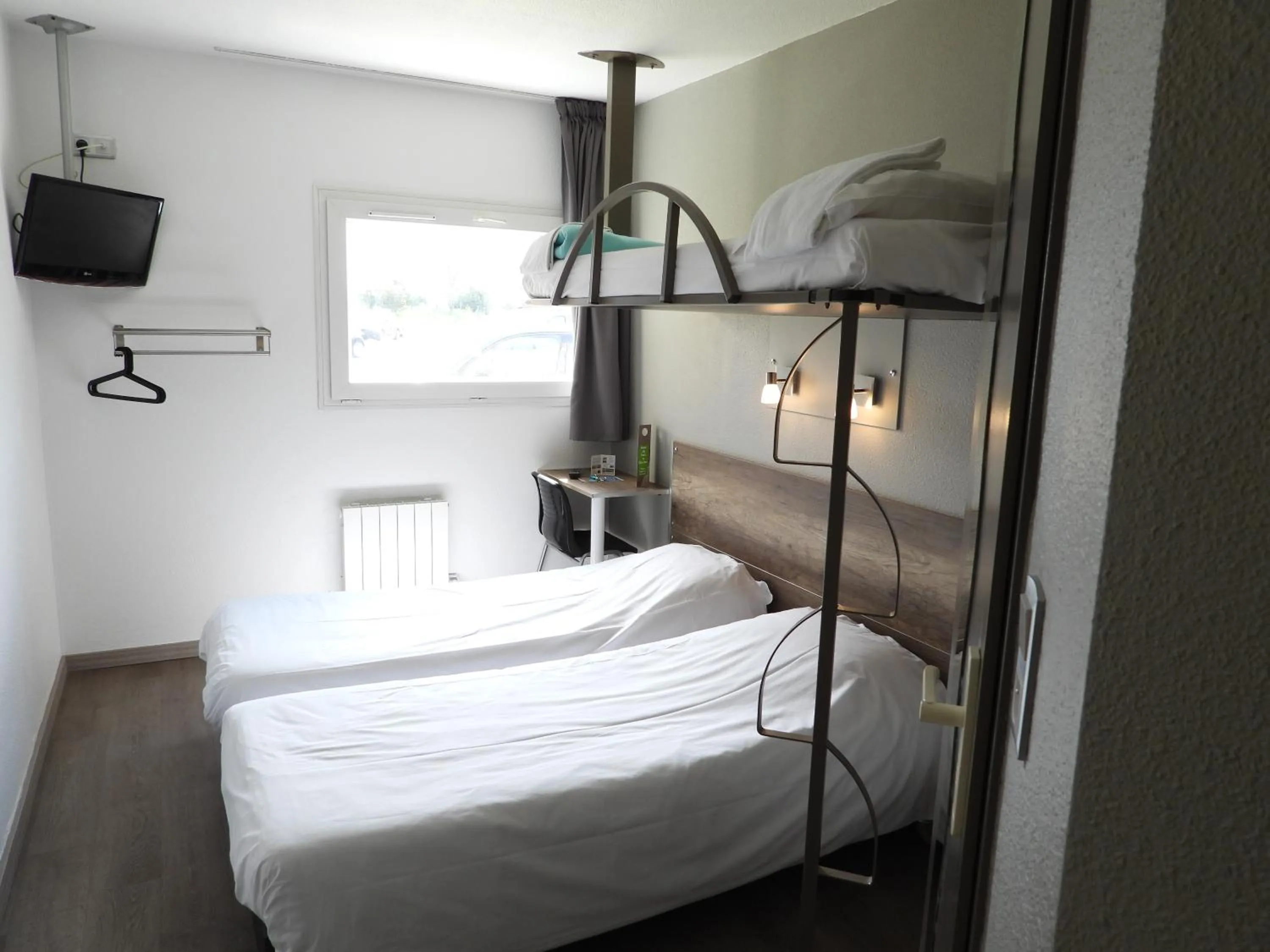 Bedroom, Bed in B&B HOTEL Berck-sur-Mer Rang-du-Fliers