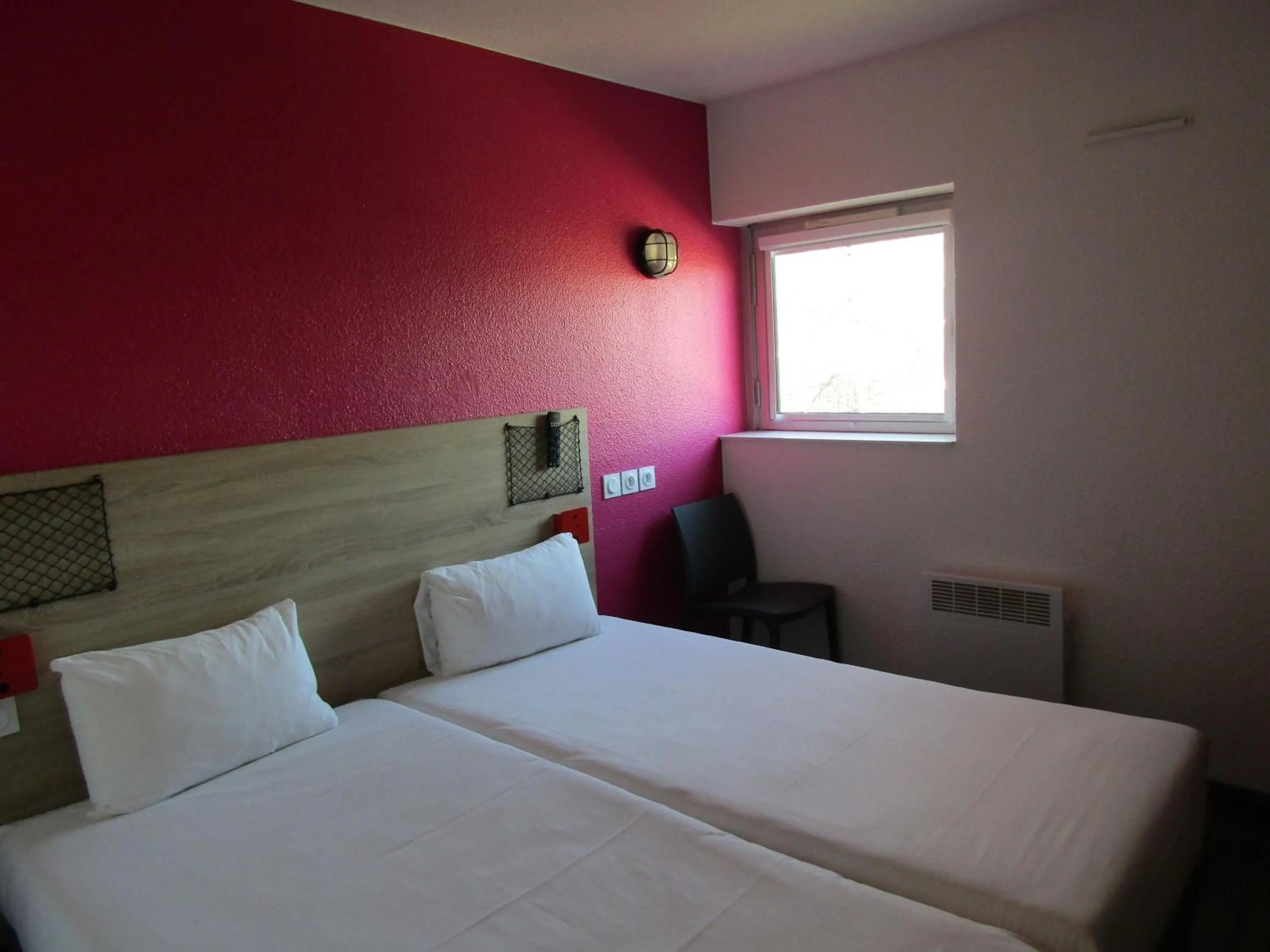 Bedroom, Bed in hotelF1 Igny Massy TGV