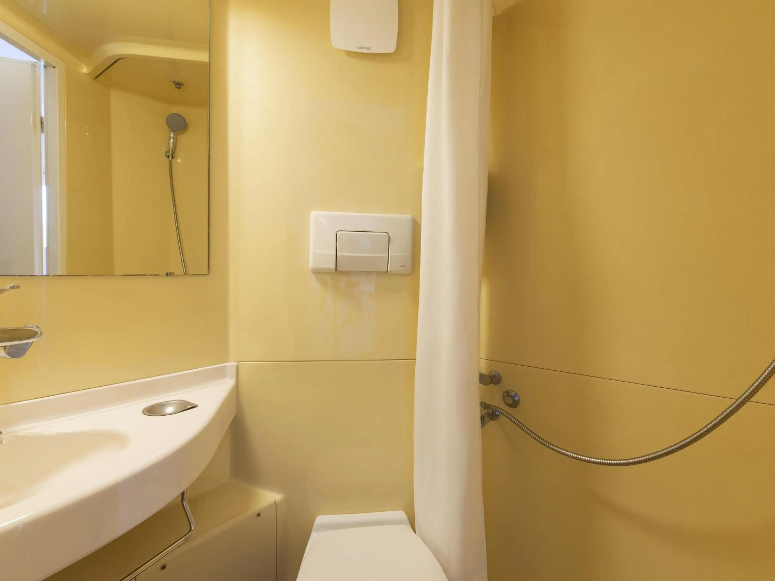 Bedroom in hotelF1 Nemours