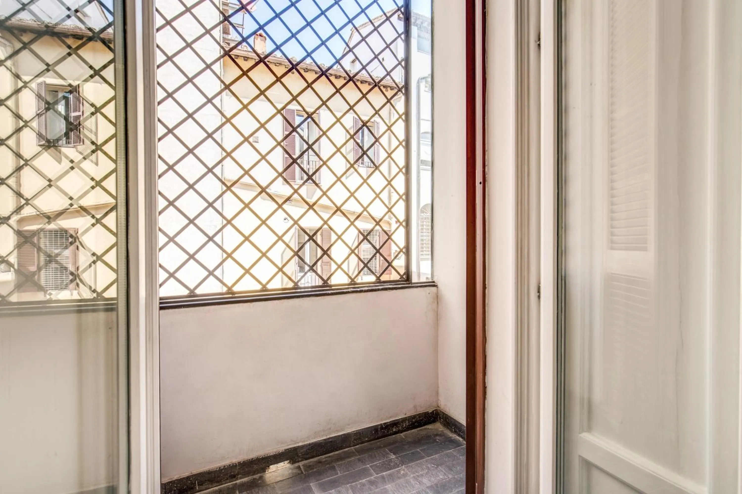 Piazza Farnese exclusive view 2 bedroom en suite