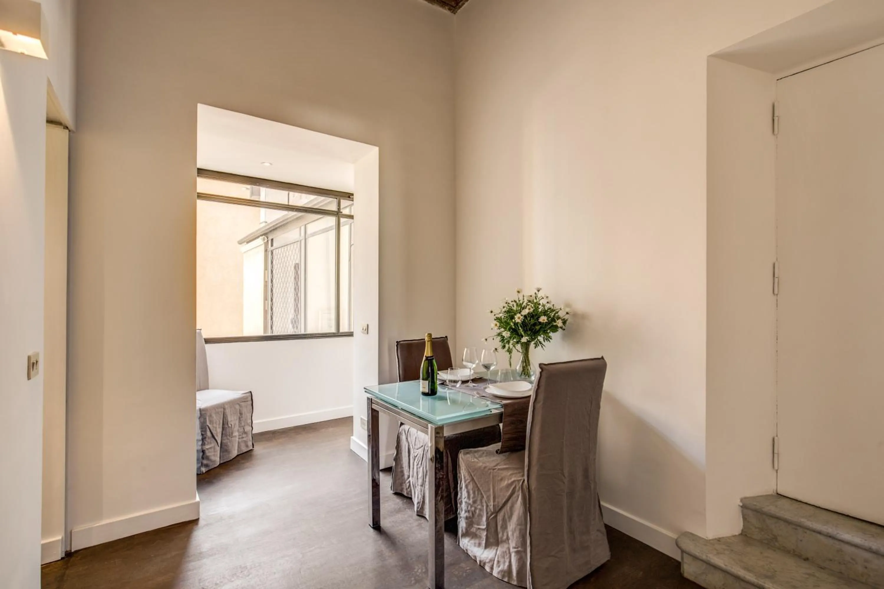 Bed in Piazza Farnese exclusive view 2 bedroom en suite