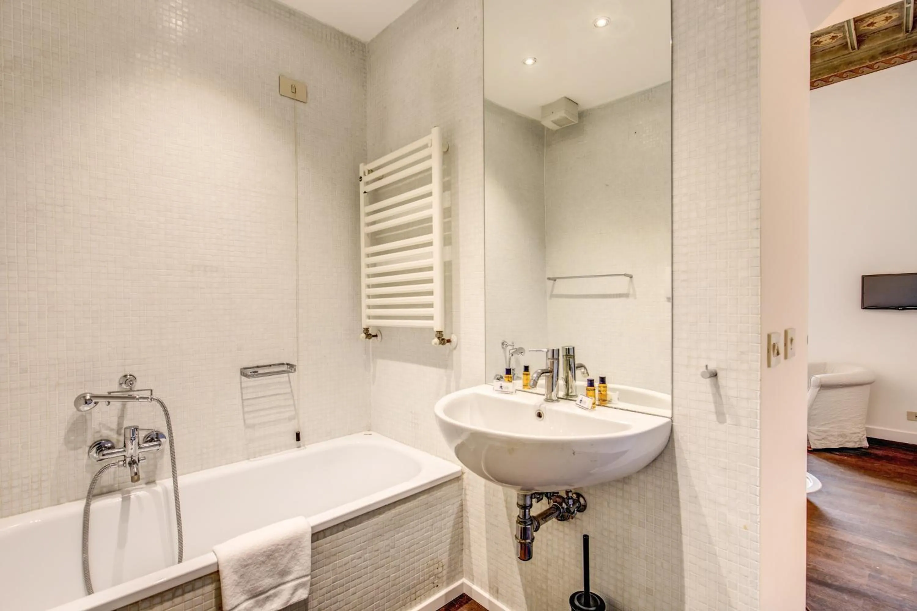 Piazza Farnese exclusive view 2 bedroom en suite