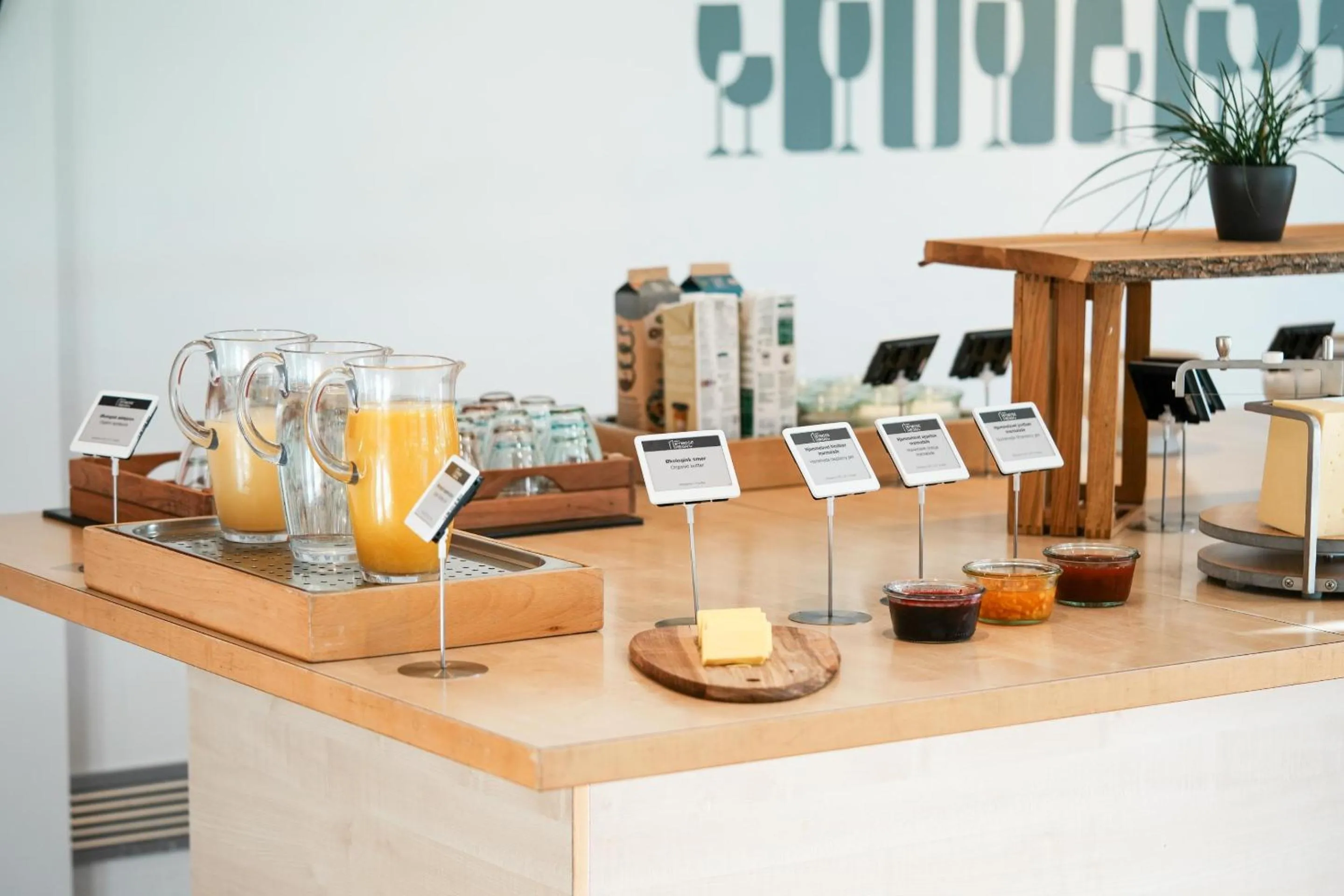 Buffet breakfast in Bymose Hegn Hotel & Kursuscenter