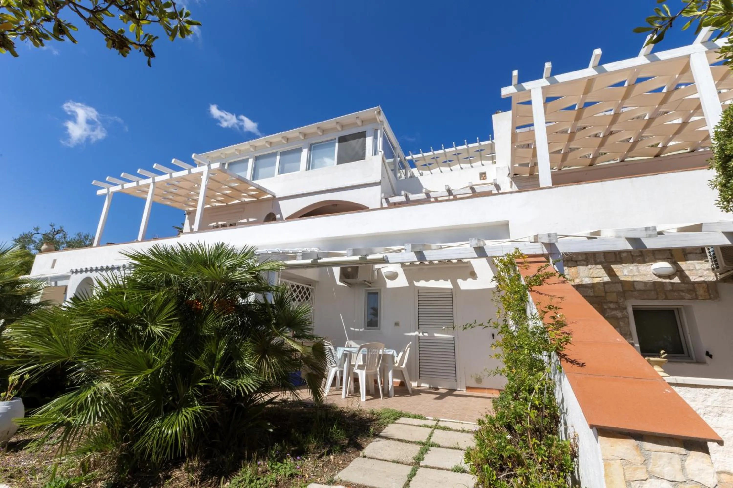 Property building in Maison Marie