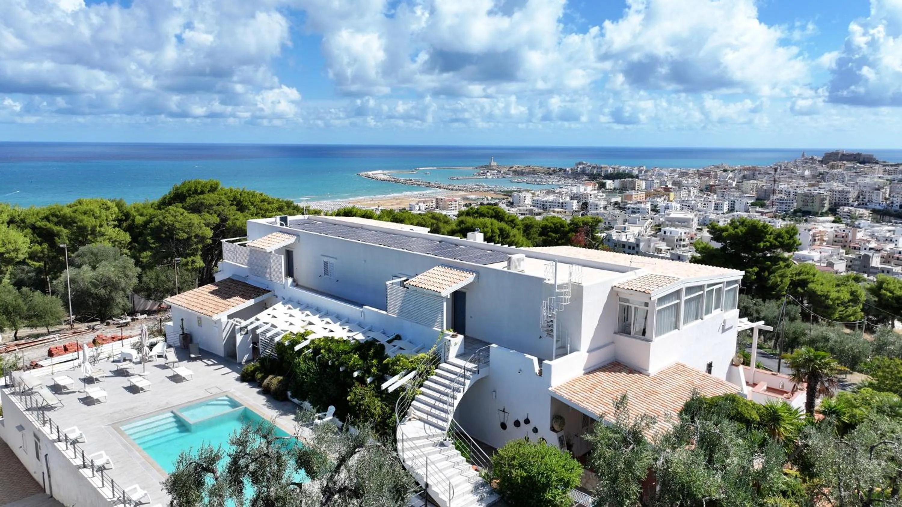 Property building in Maison Marie