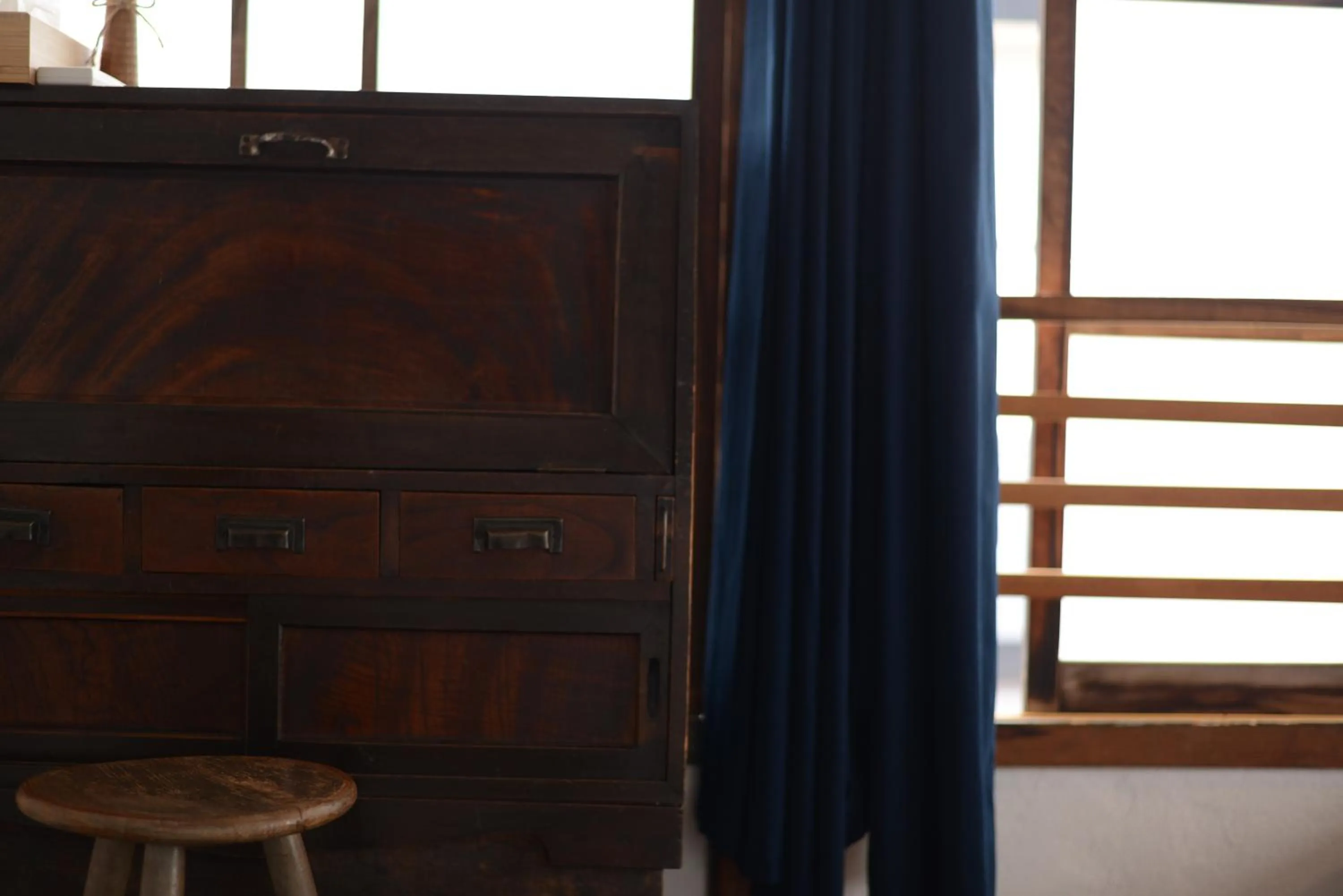 Decorative detail in Taketa Ekimae Hostel cue