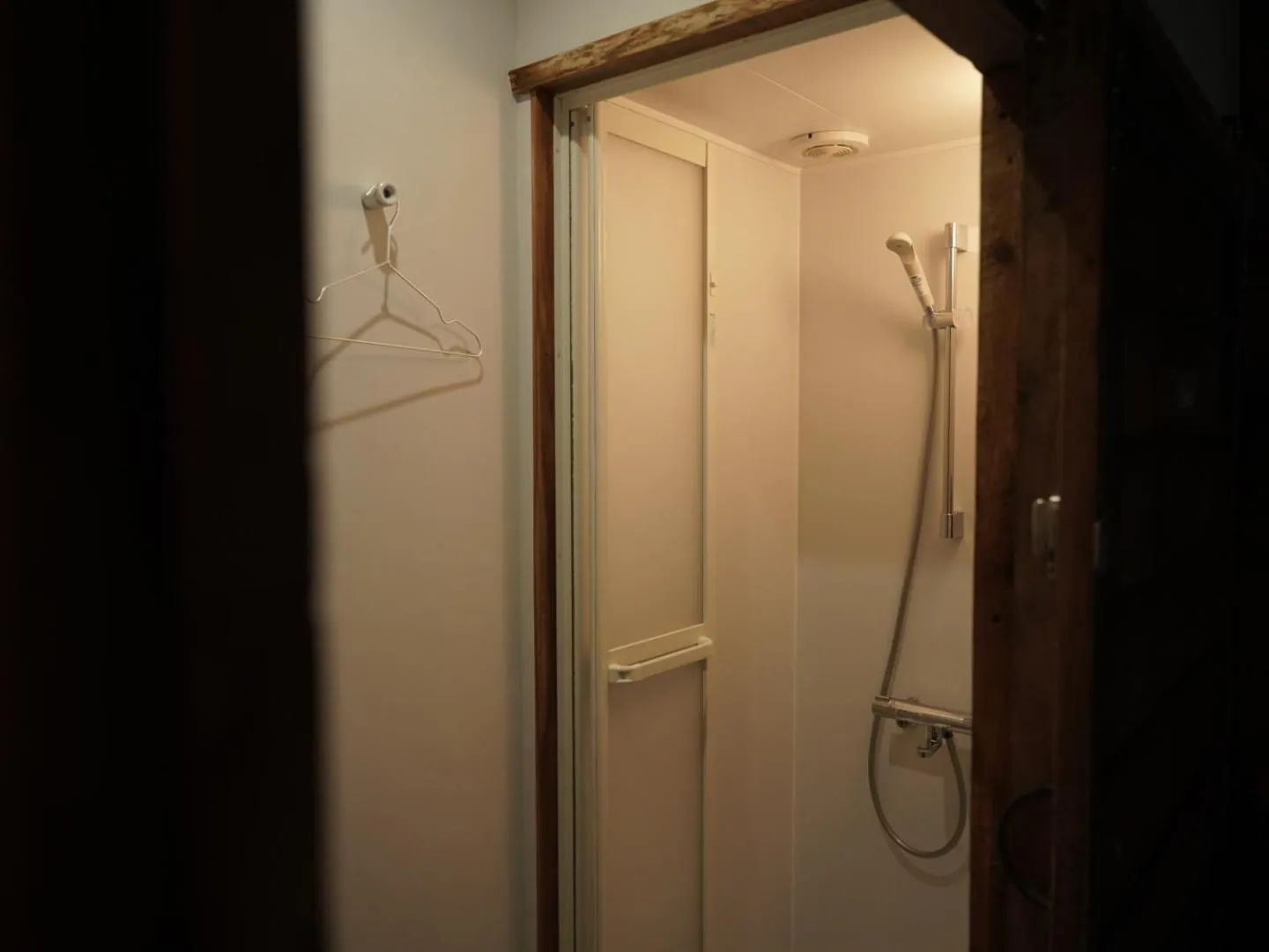 Shower in Taketa Ekimae Hostel cue