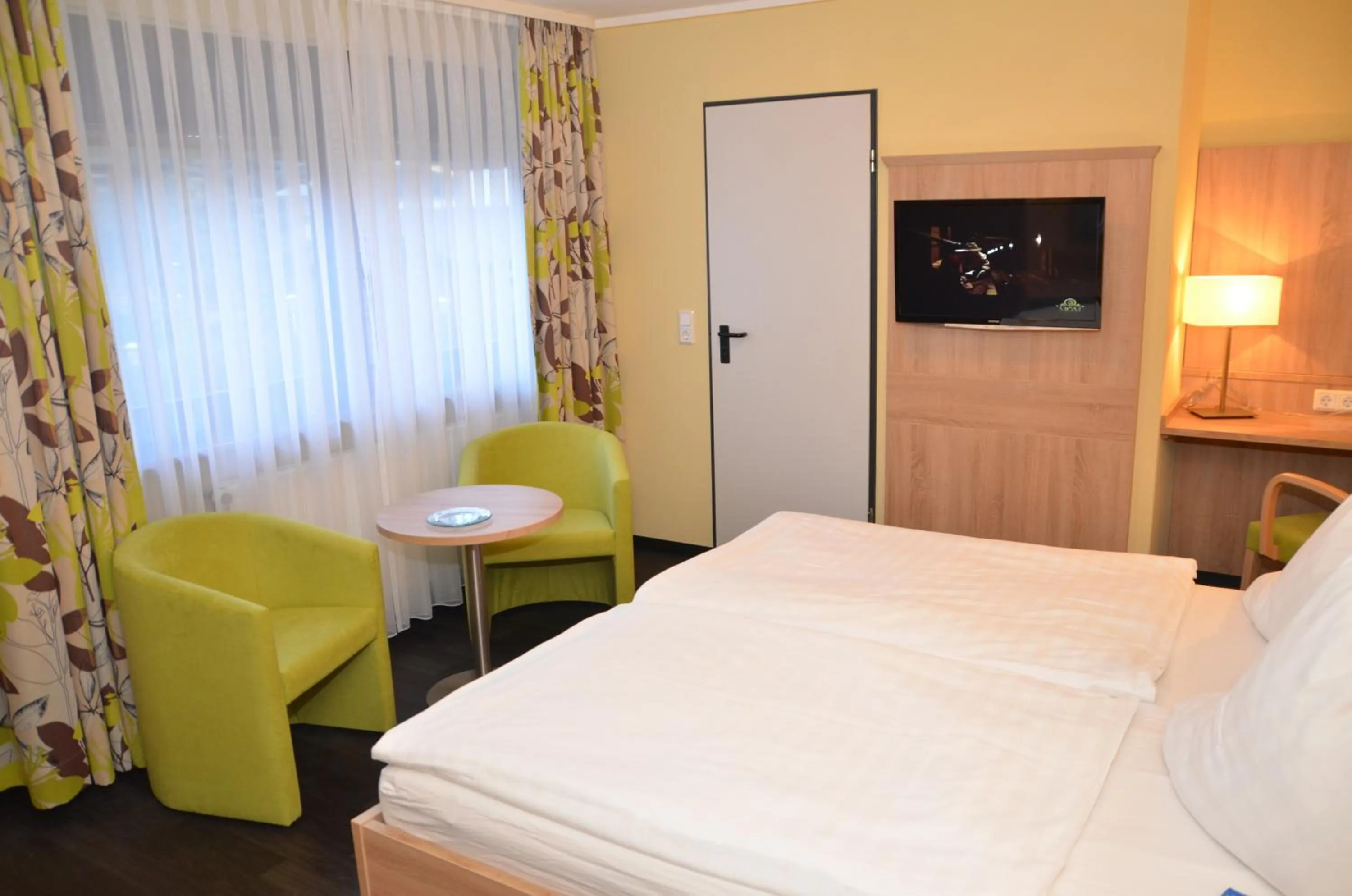 Photo of the whole room, Bed in Hotel Sassor