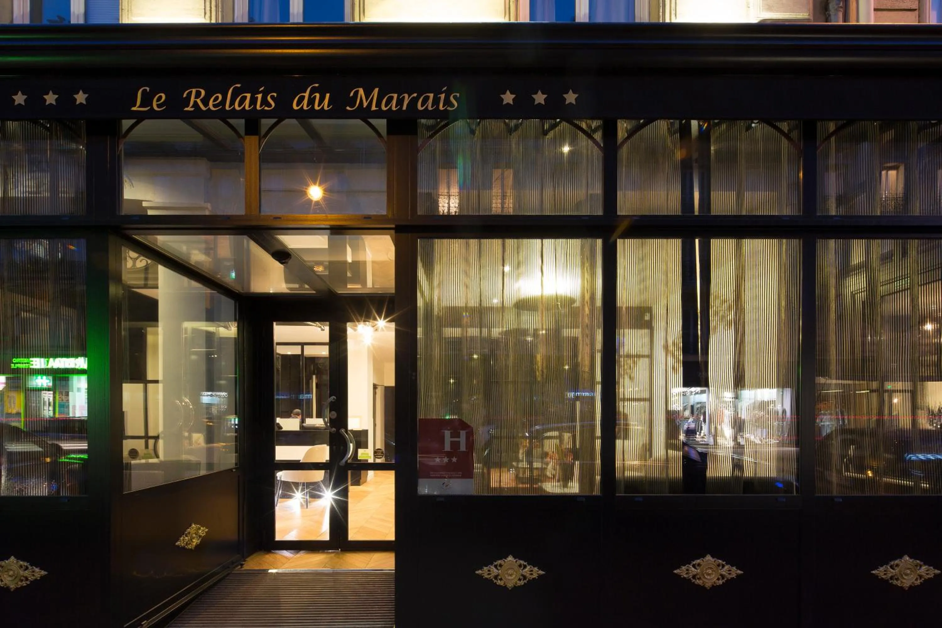 Facade/entrance in Le Relais du Marais