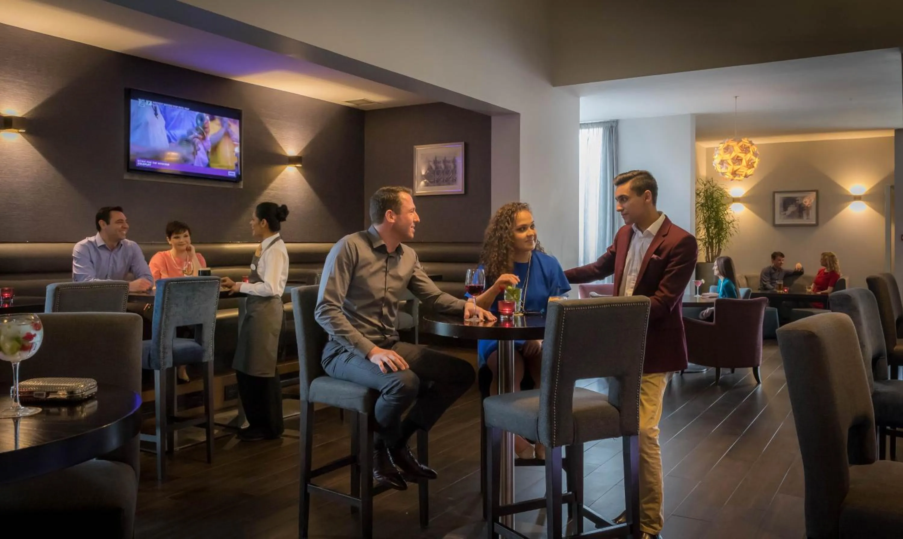 Lounge or bar in Maldron Hotel Dublin Airport