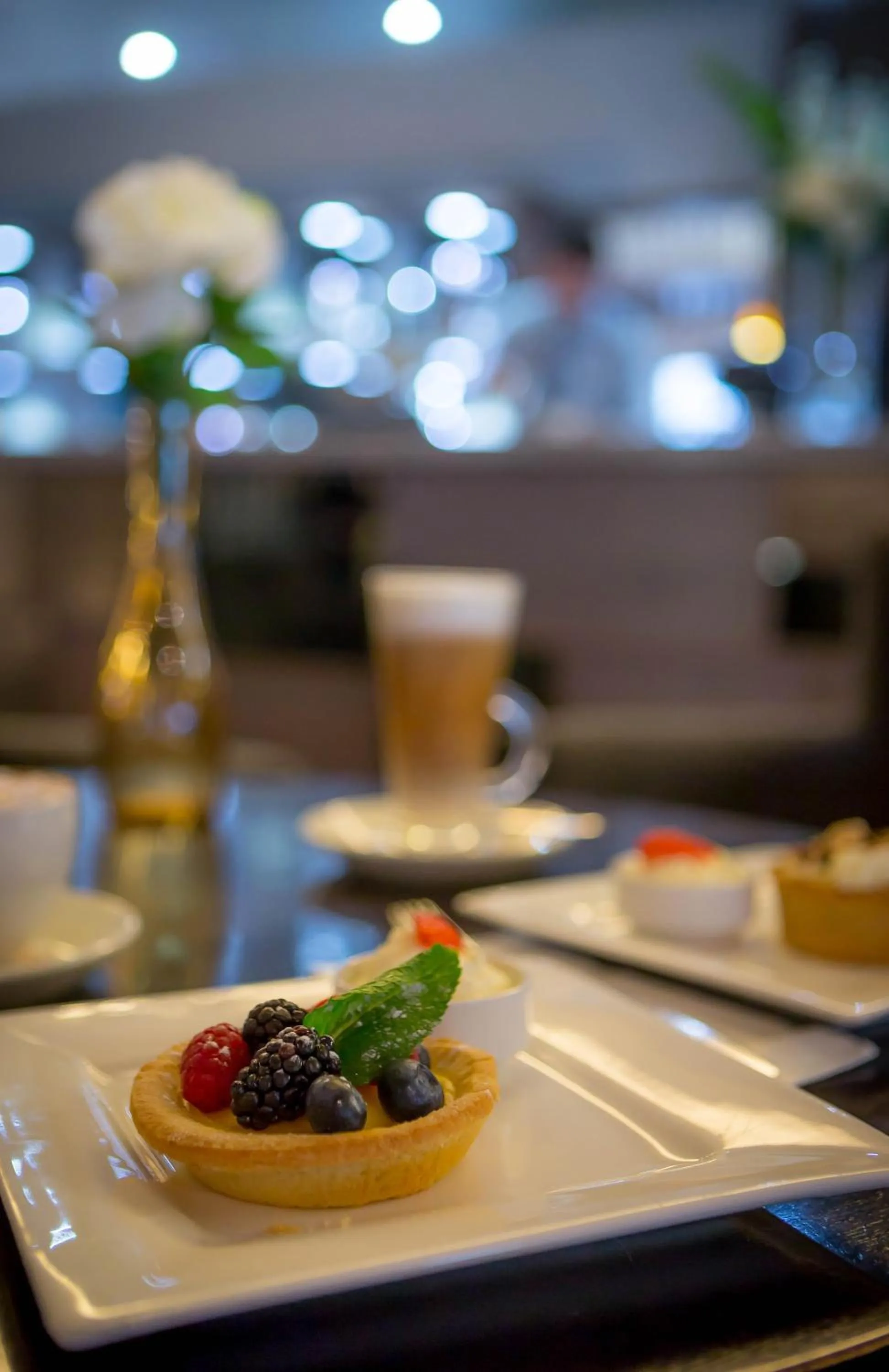 Lounge or bar in Maldron Hotel Dublin Airport