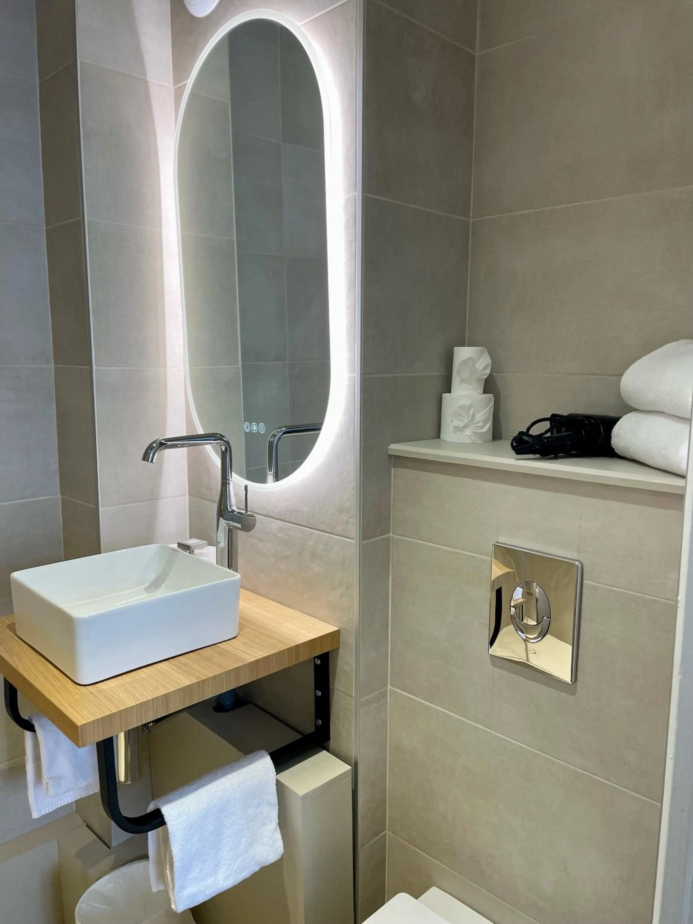 Bathroom in Grand Hôtel Lille