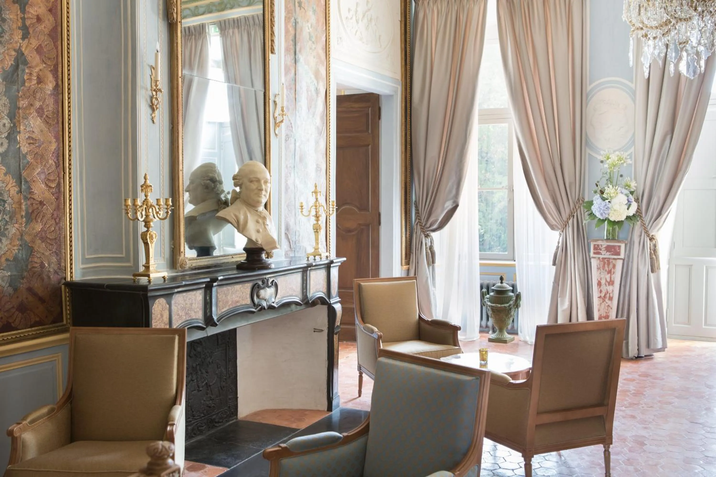 Communal lounge/ TV room in Château de Fonscolombe