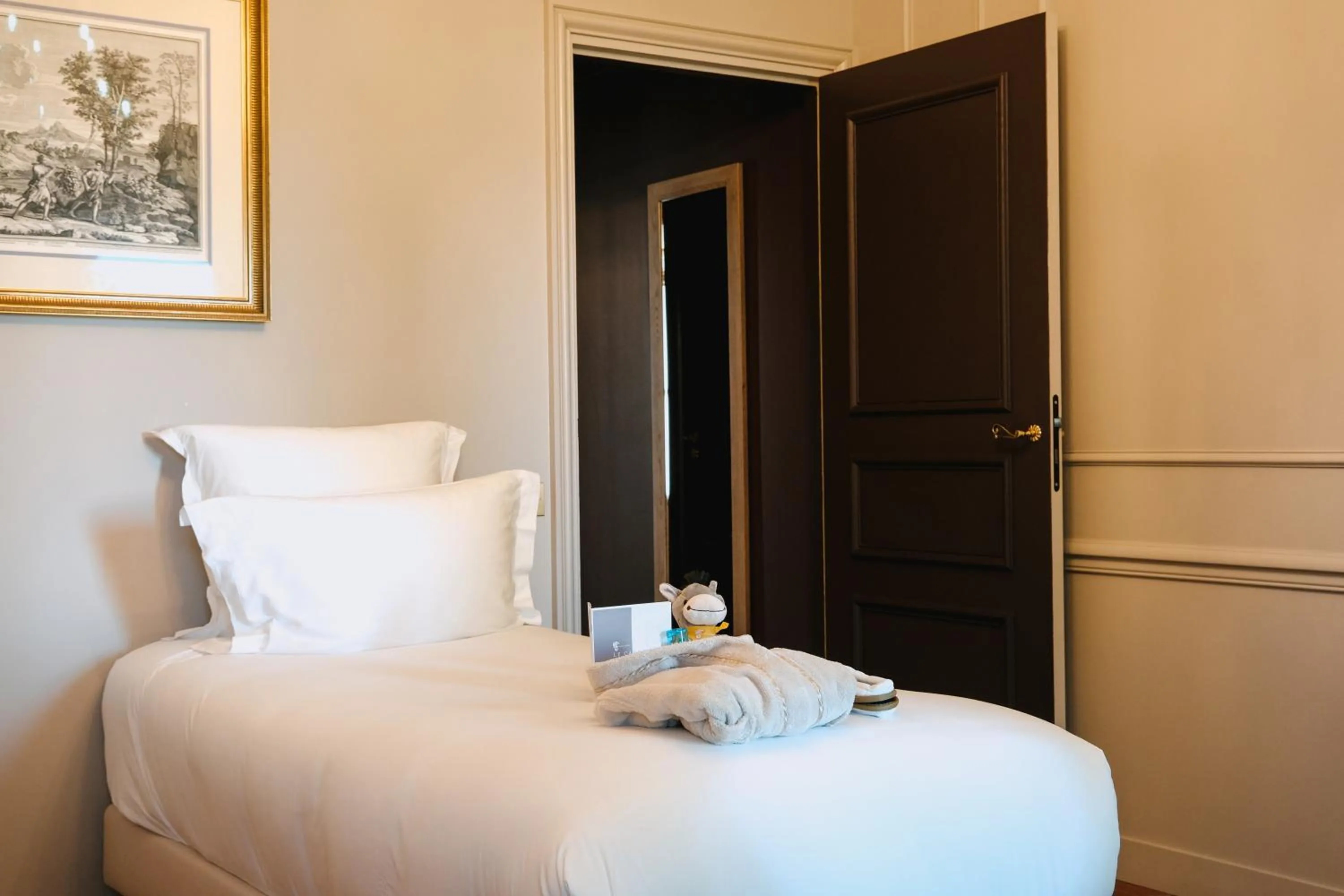 Bed in Château de Fonscolombe