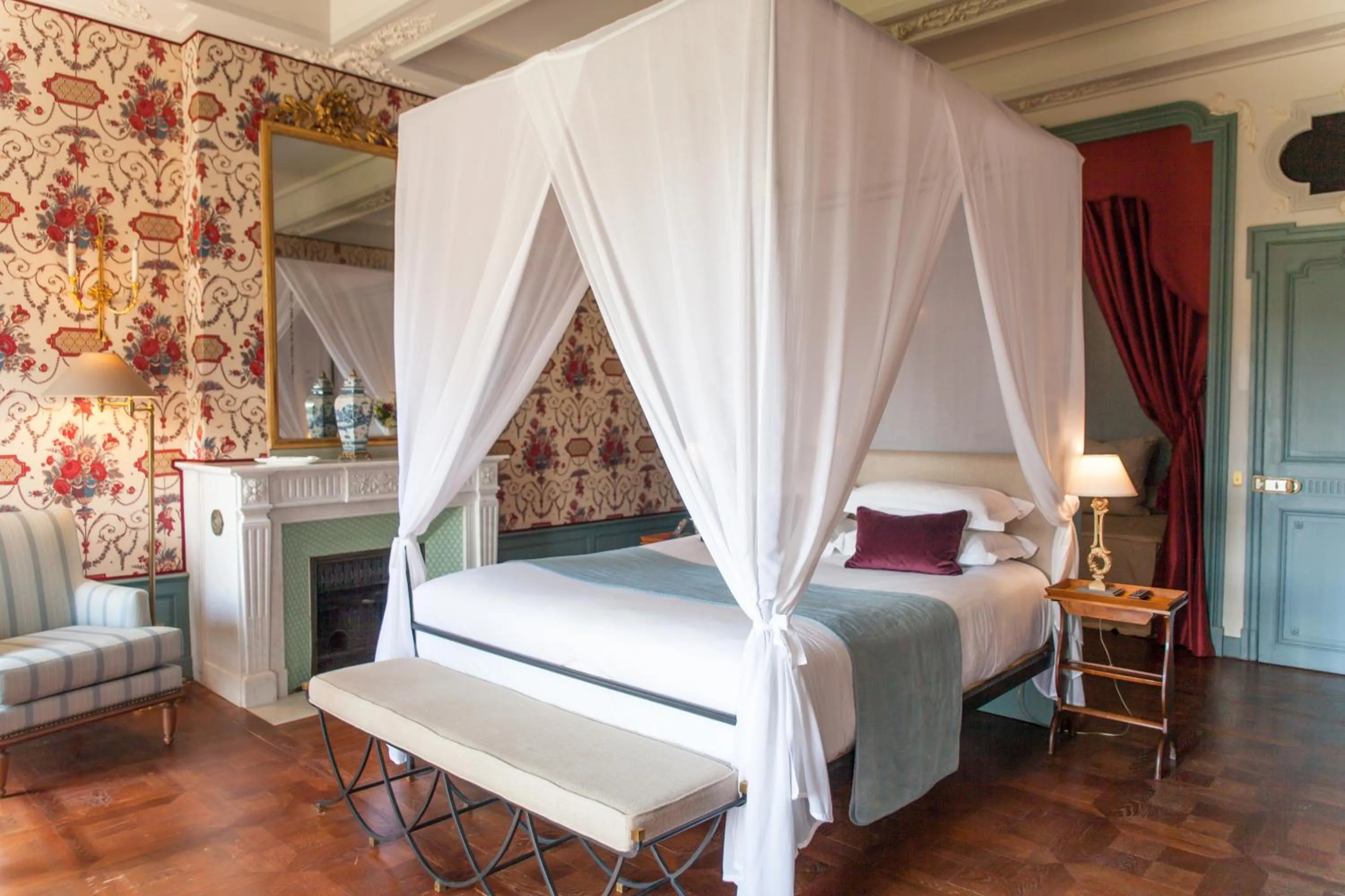 Bed in Château de Fonscolombe
