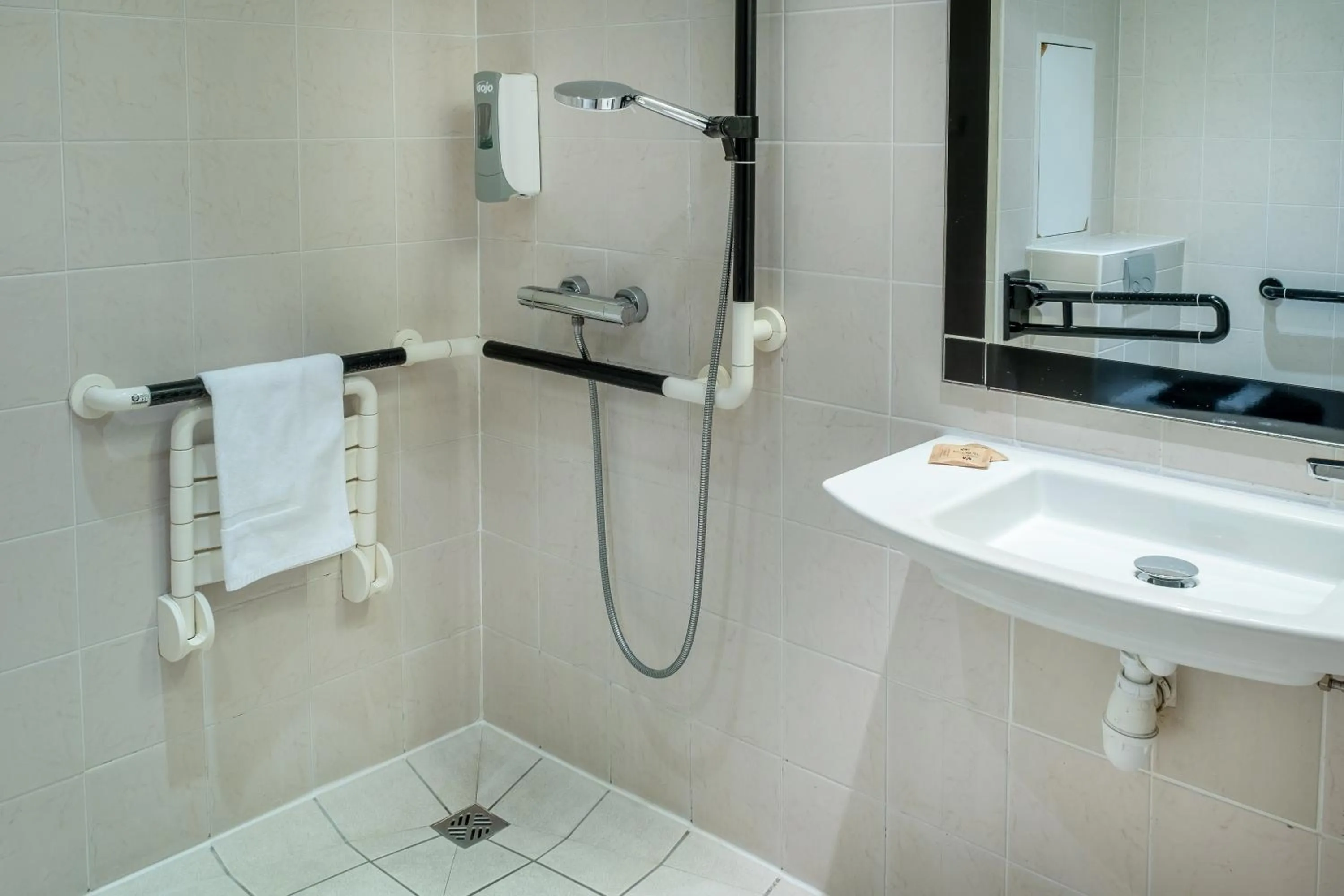 Bathroom in Hôtel La Solitude