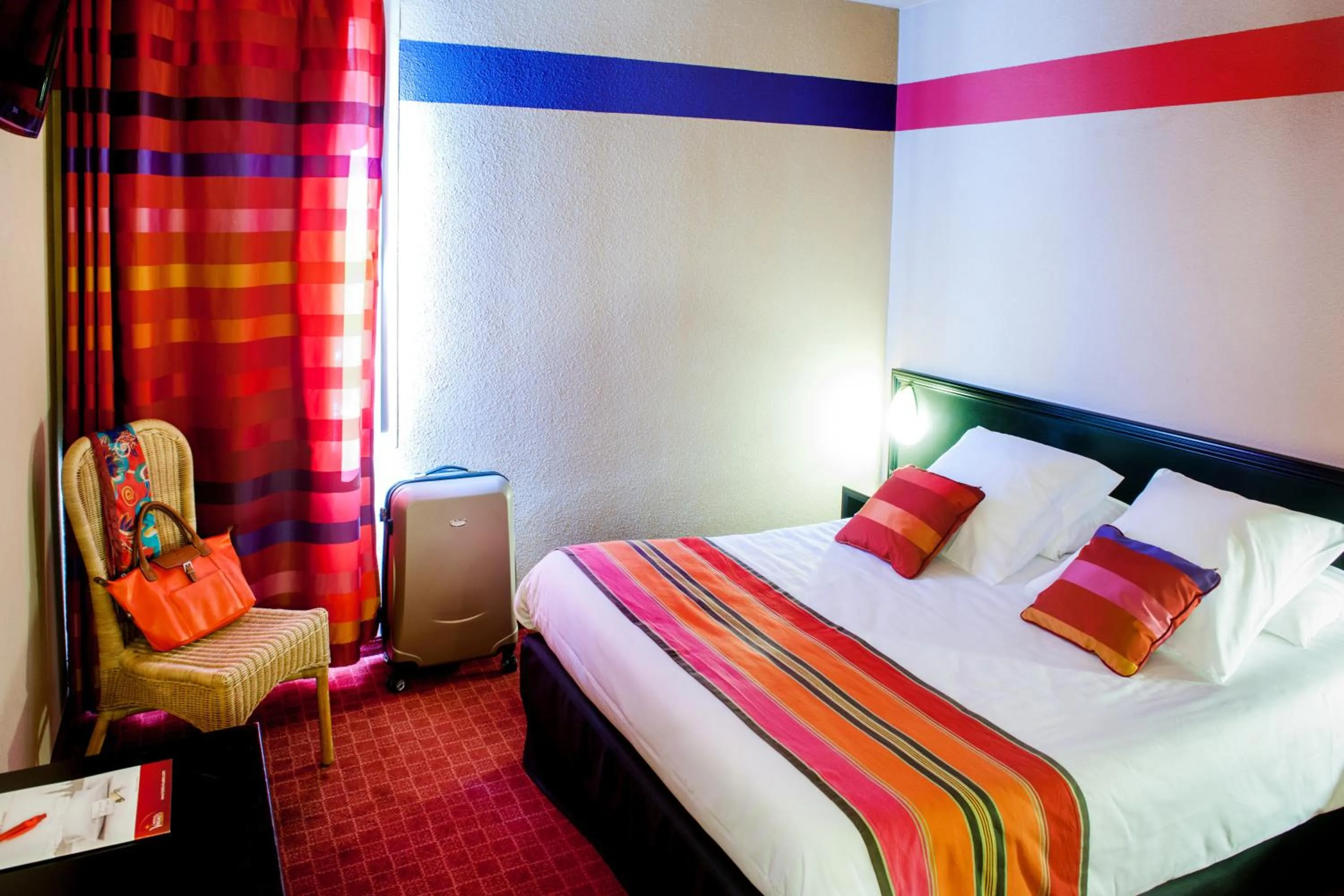 Bedroom, Bed in Hôtel Saint Sauveur