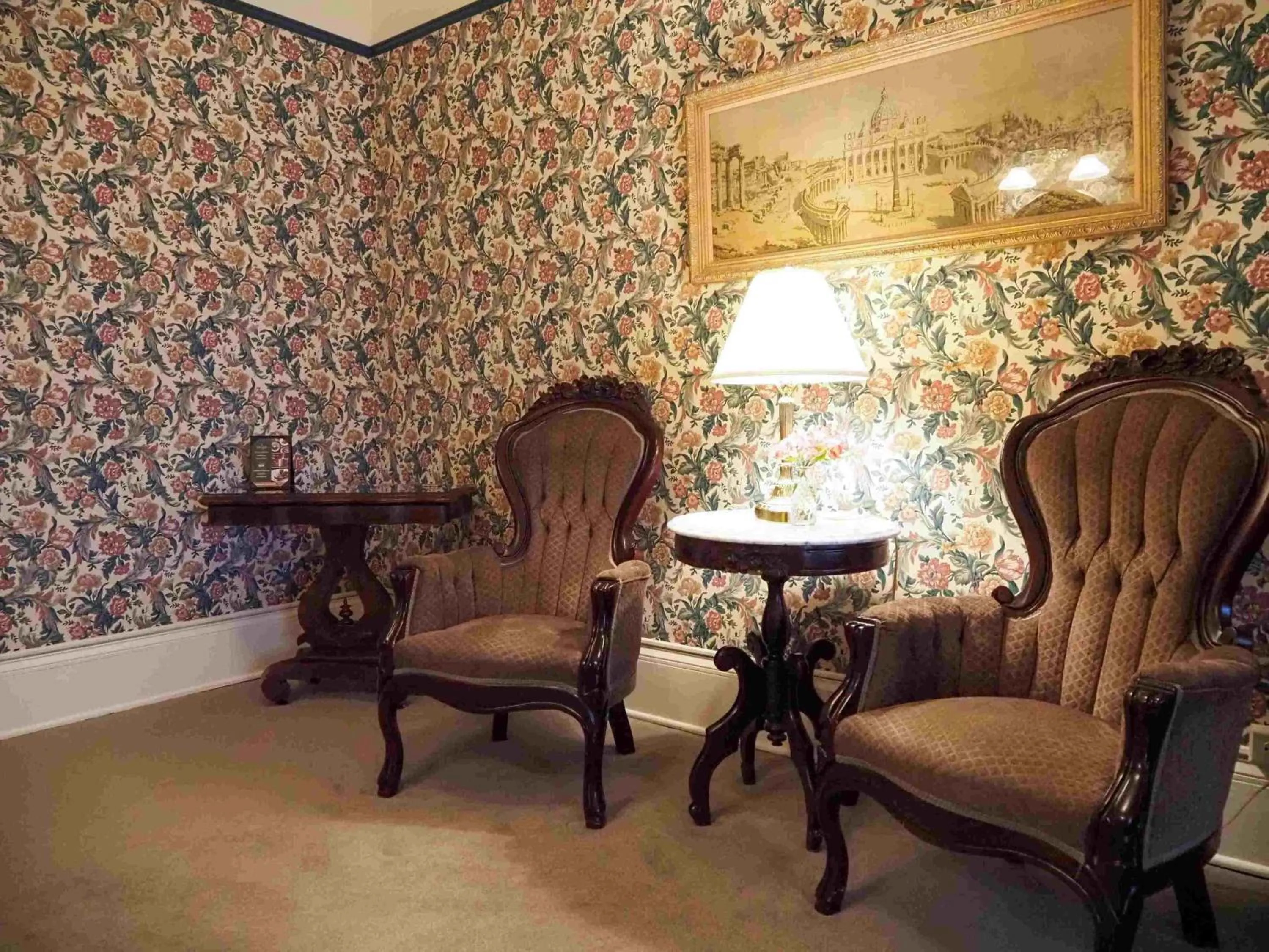 Seating area in Hotel Boulderado