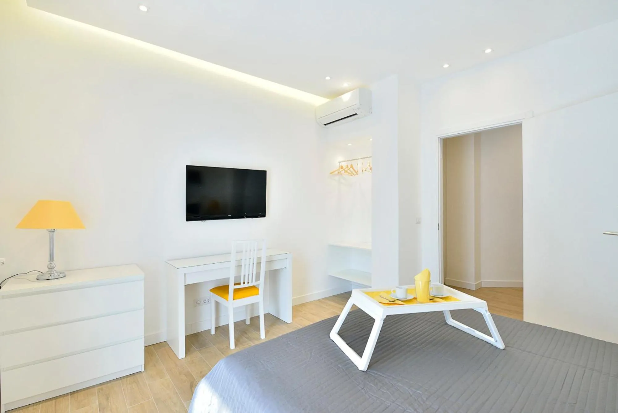 Bed in New Romantic Trastevere Apartment
