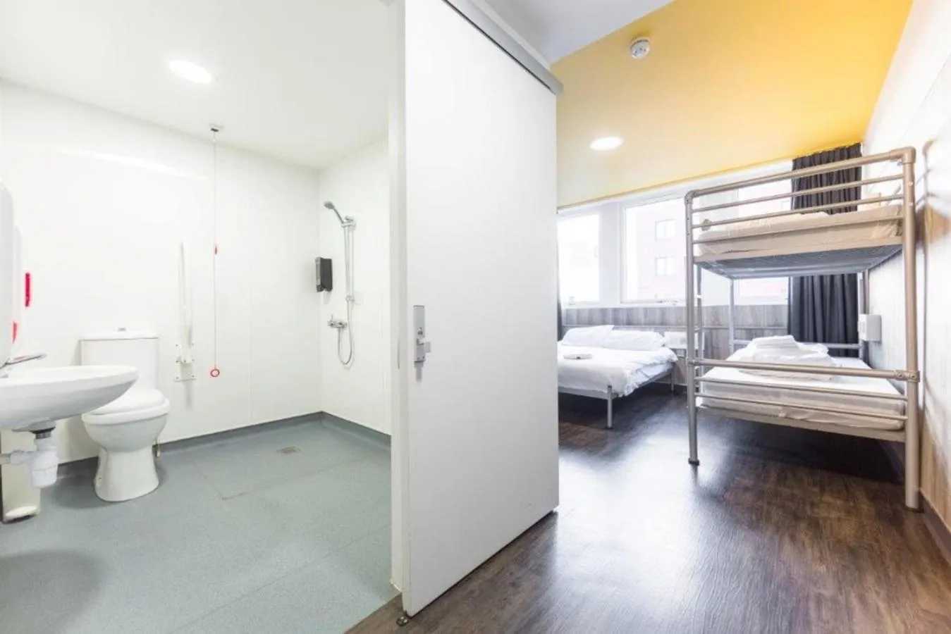 Bed, Bathroom in Euro Hostel Glasgow